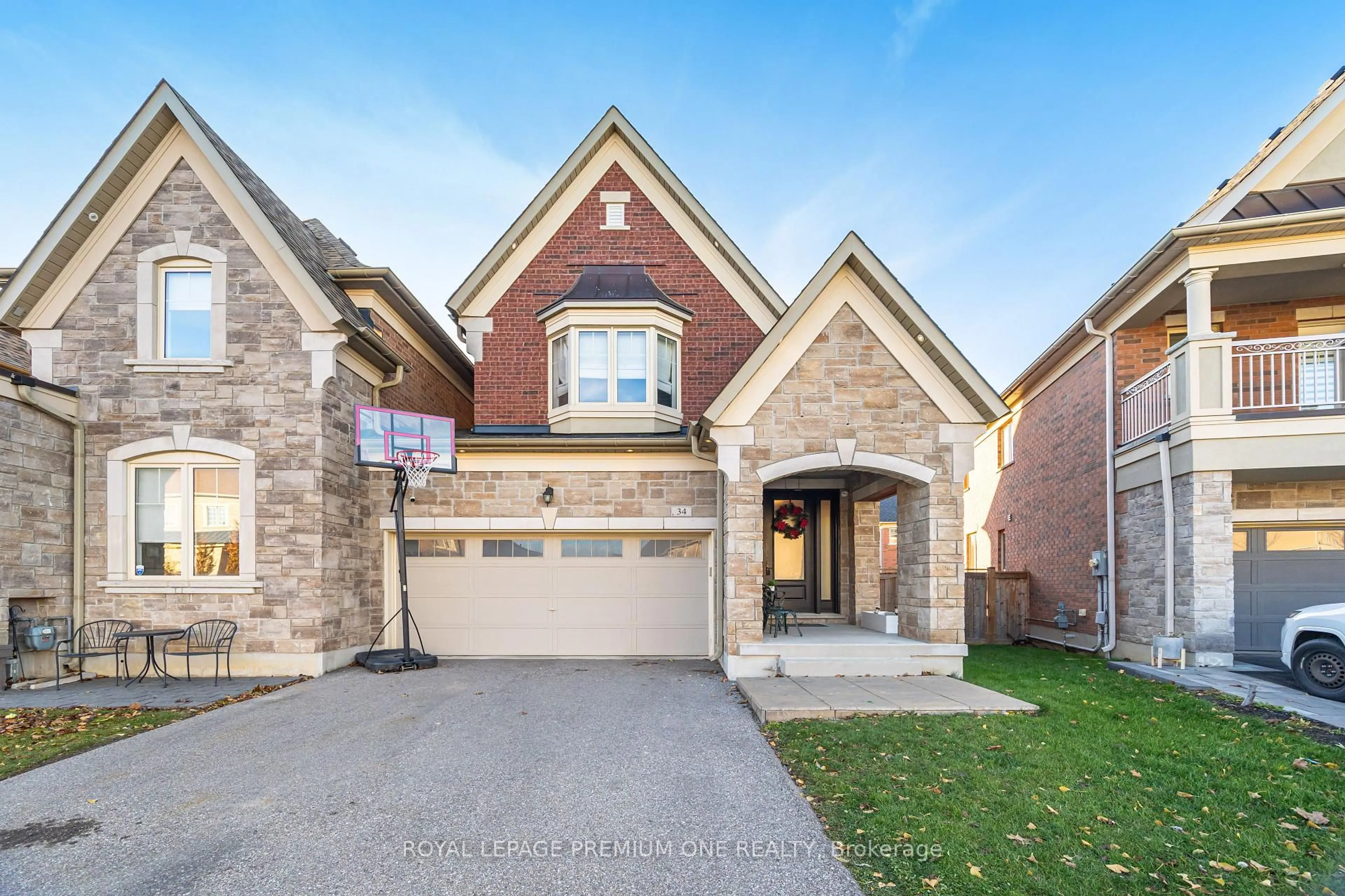 Home with brick exterior material, street for 34 Blueberry Run Tr, King Ontario L7B 0N3