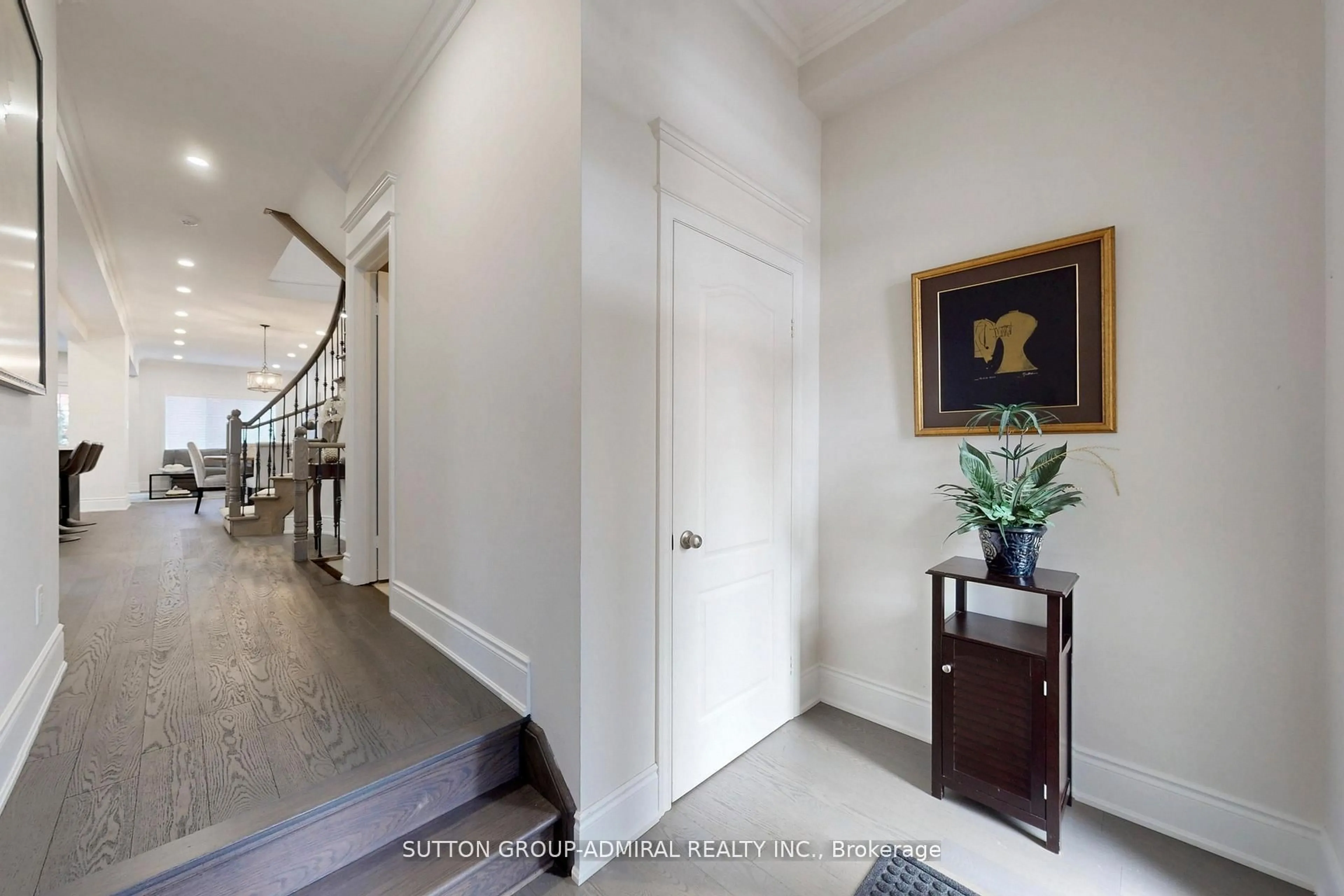 Indoor foyer for 51 Abbeywood Gate, Vaughan Ontario L4J 8P1