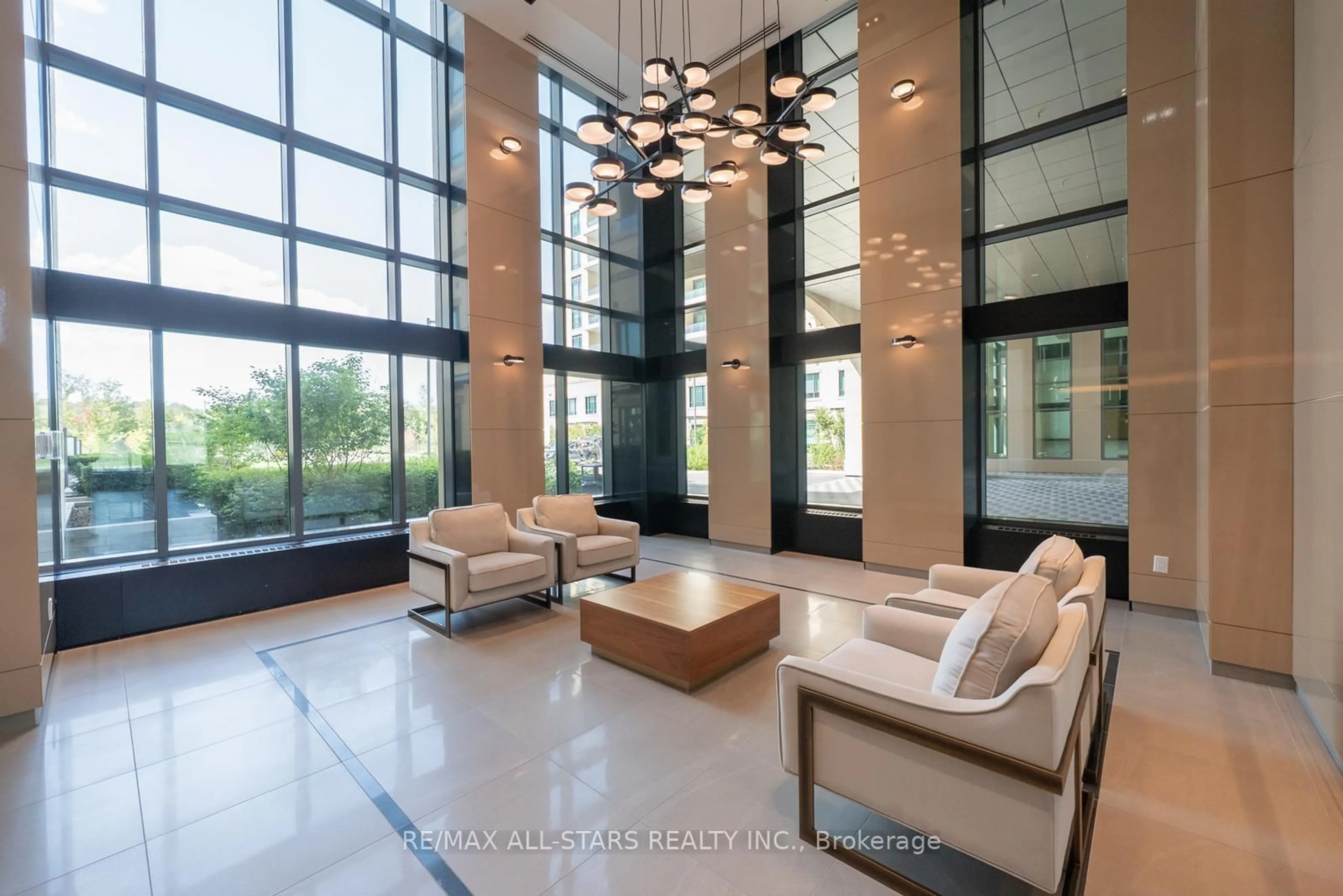 Indoor foyer for 11750 Ninth Line #433, Whitchurch-Stouffville Ontario L4A 5G1