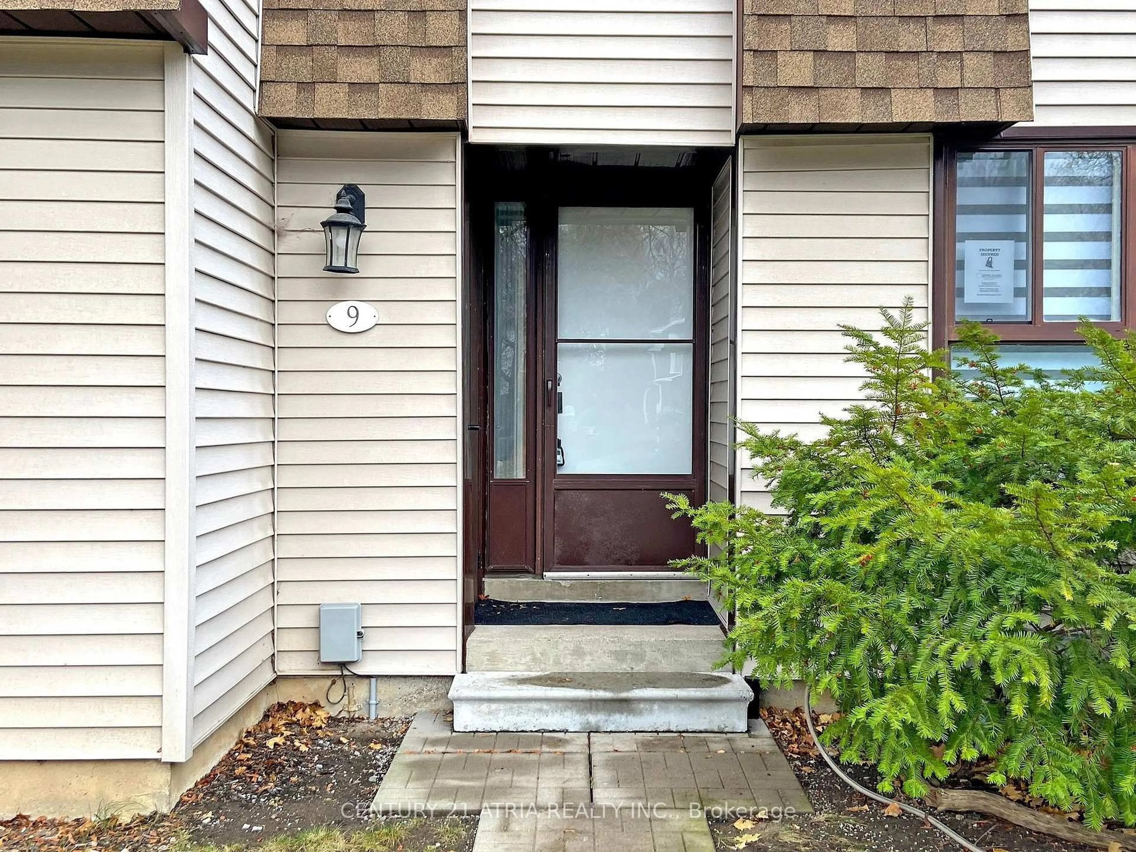 Indoor entryway for 189 Springhead gardens #9, Richmond Hill Ontario L4C 5C7