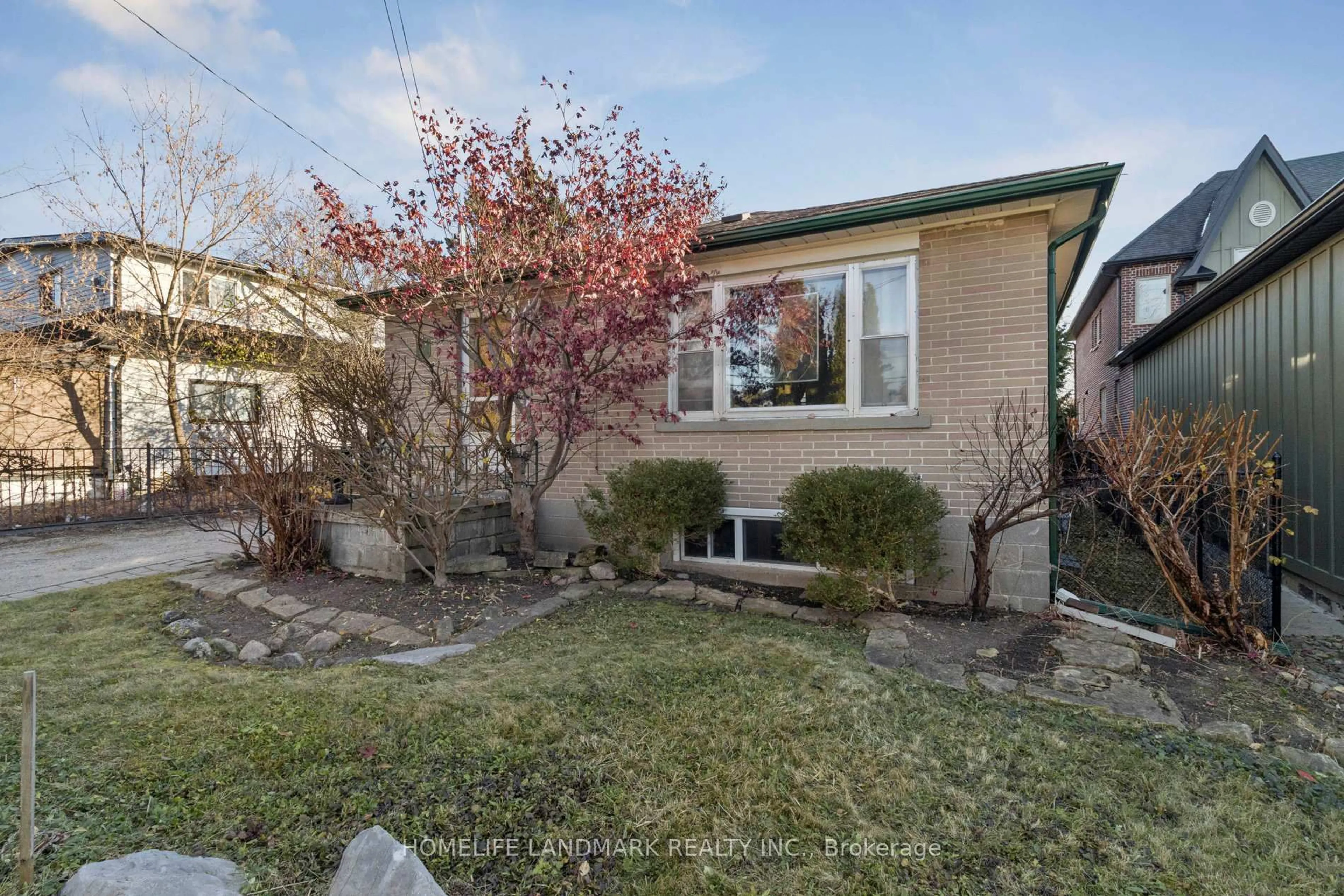 Home with brick exterior material, street for 127 Lake Ave, Richmond Hill Ontario L4E 3G5