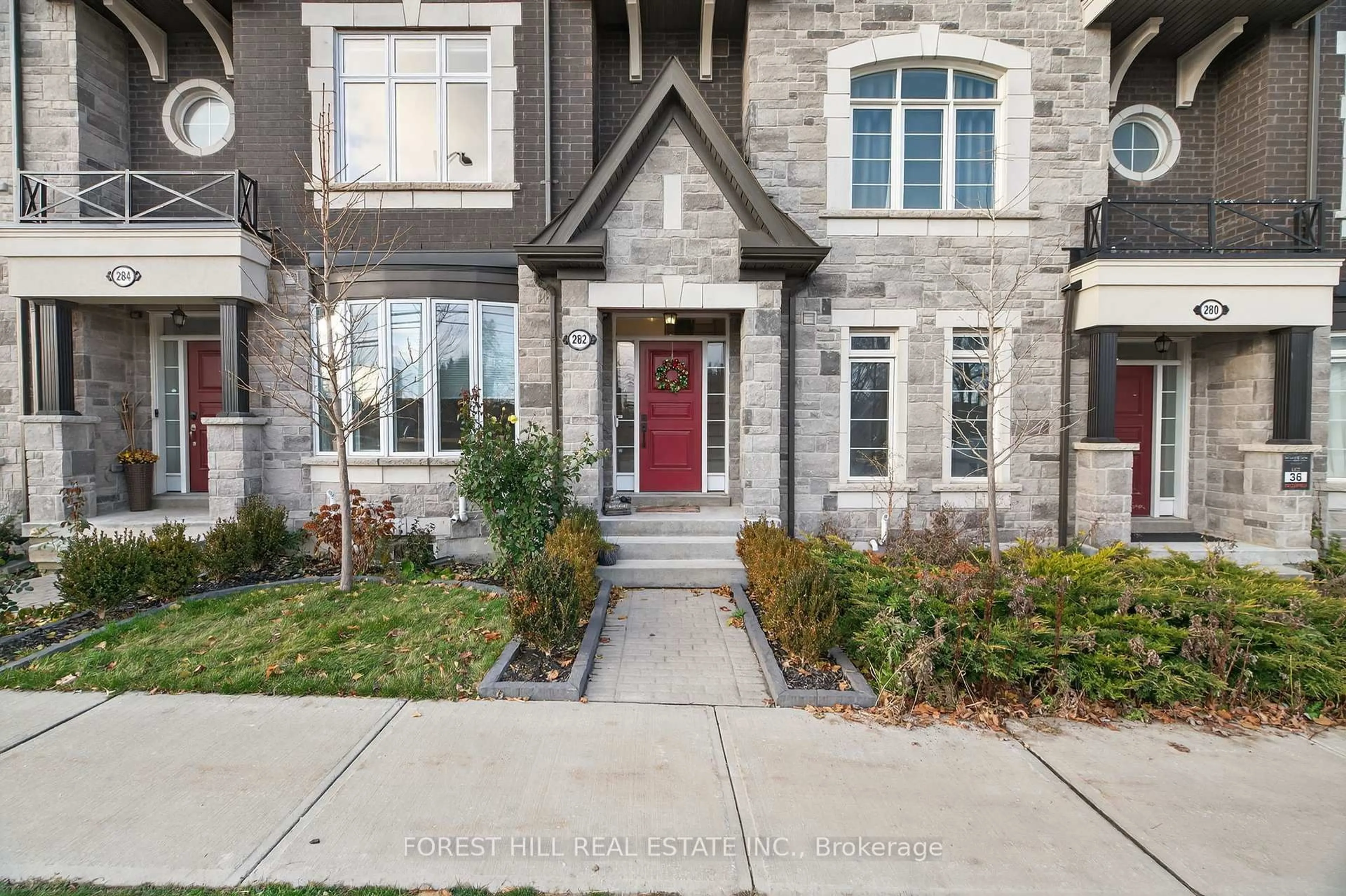 Home with brick exterior material, street for 282 King Rd, Richmond Hill Ontario L4E 1H3