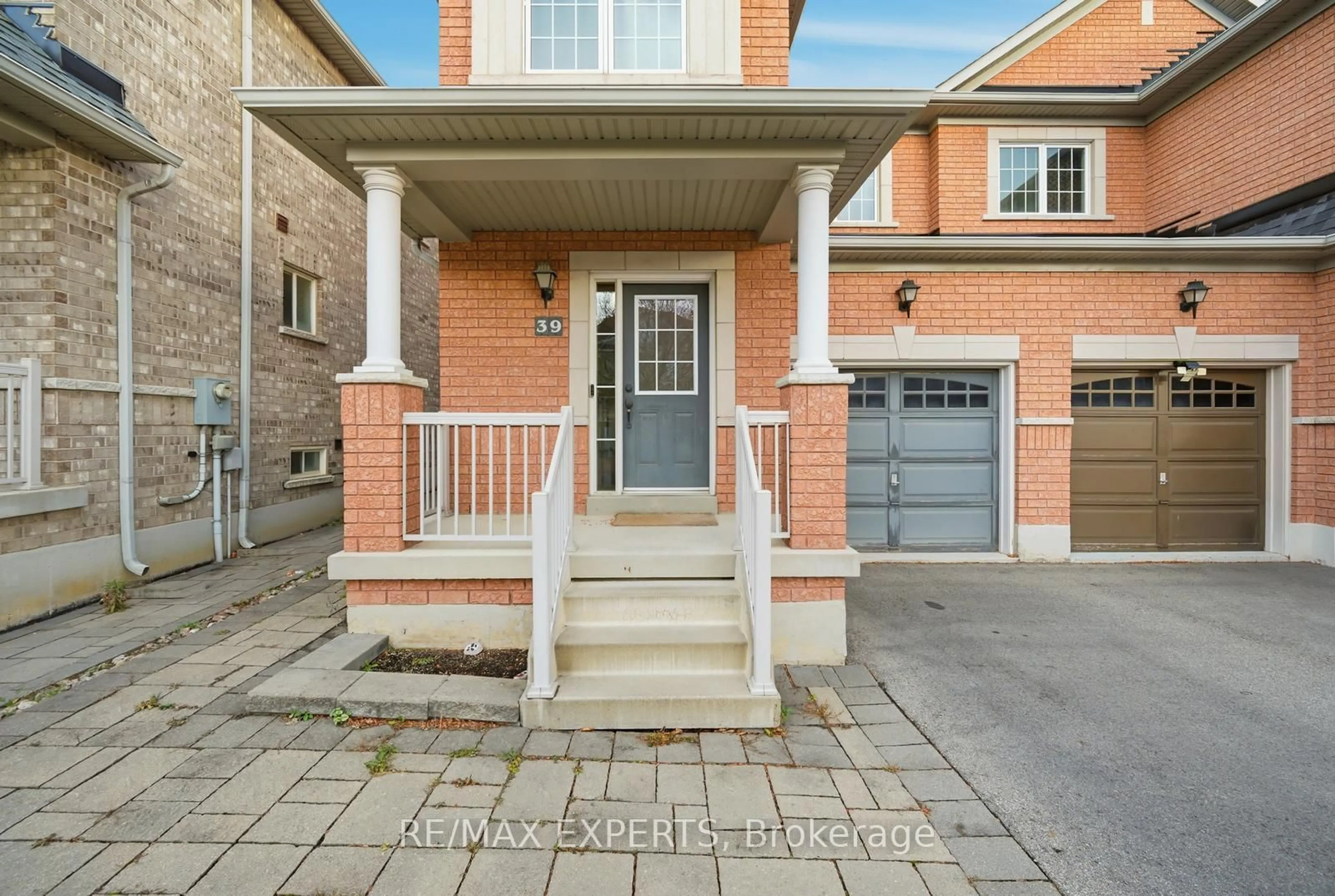 Home with brick exterior material, street for 39 Manordale Cres, Vaughan Ontario L4H 0T6