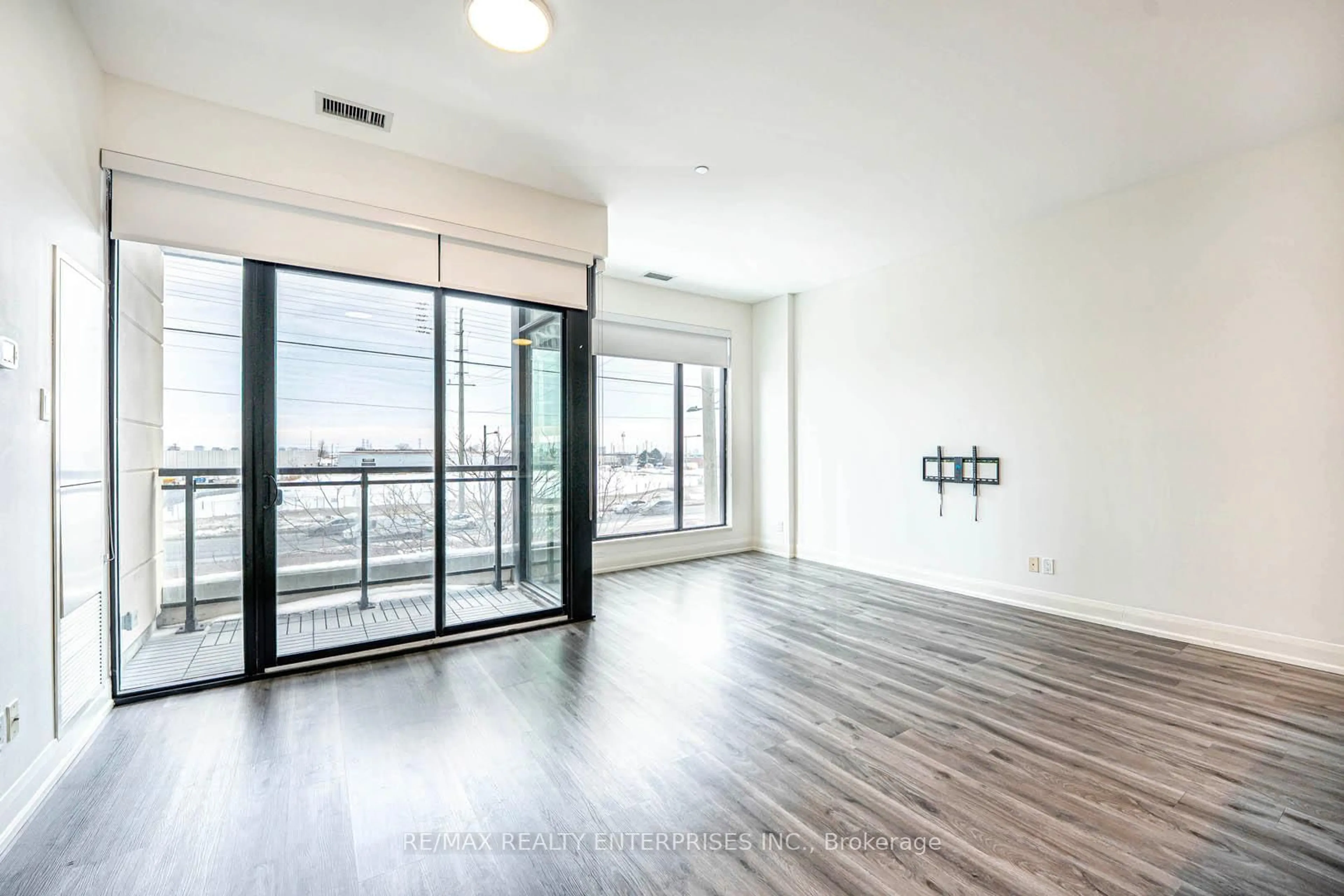 Unknown for 2900 Highway 7 #206, Vaughan Ontario L4K 0G3