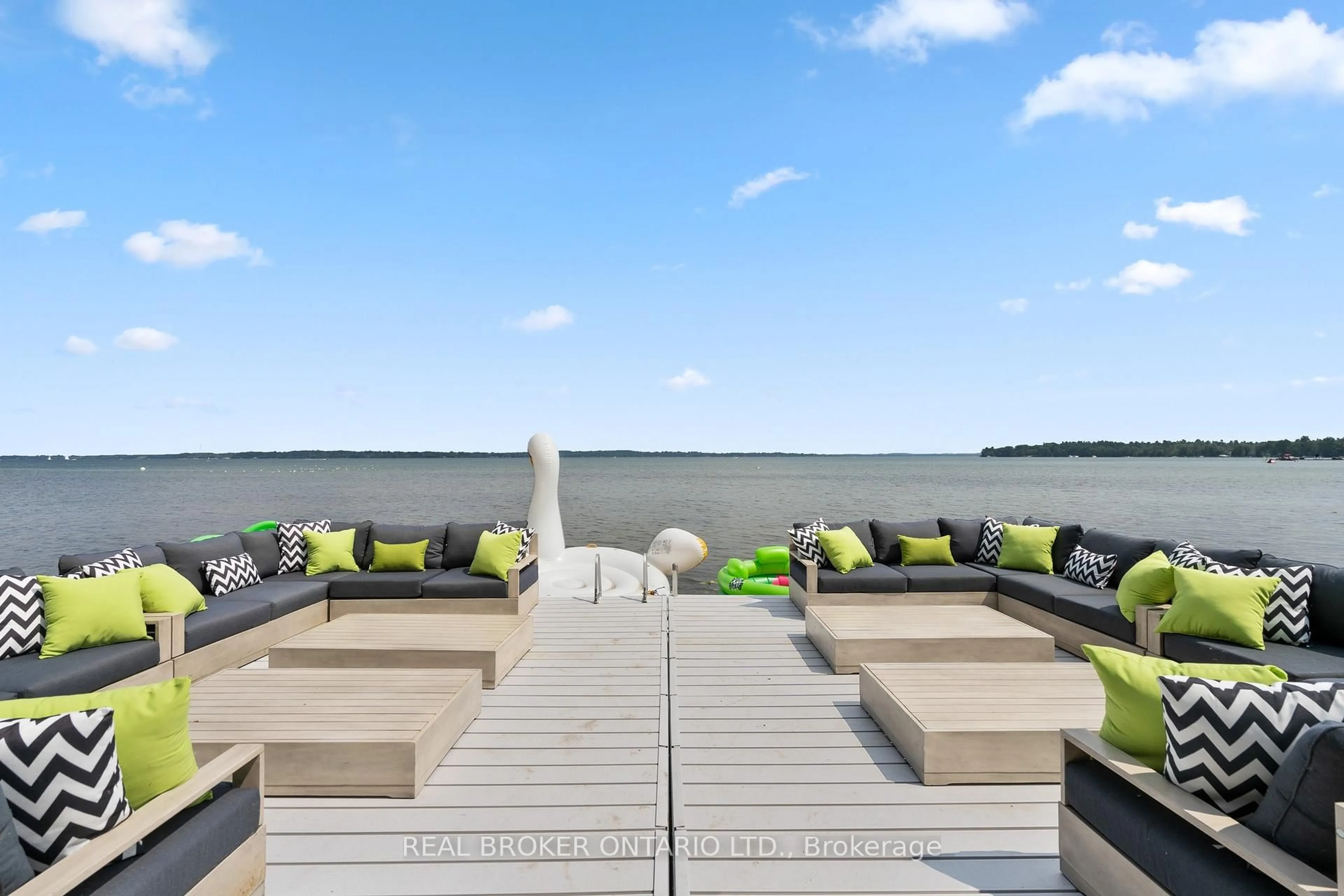 Patio, water/lake/river/ocean view for 943 Barry Ave, Innisfil Ontario L0L 1W0