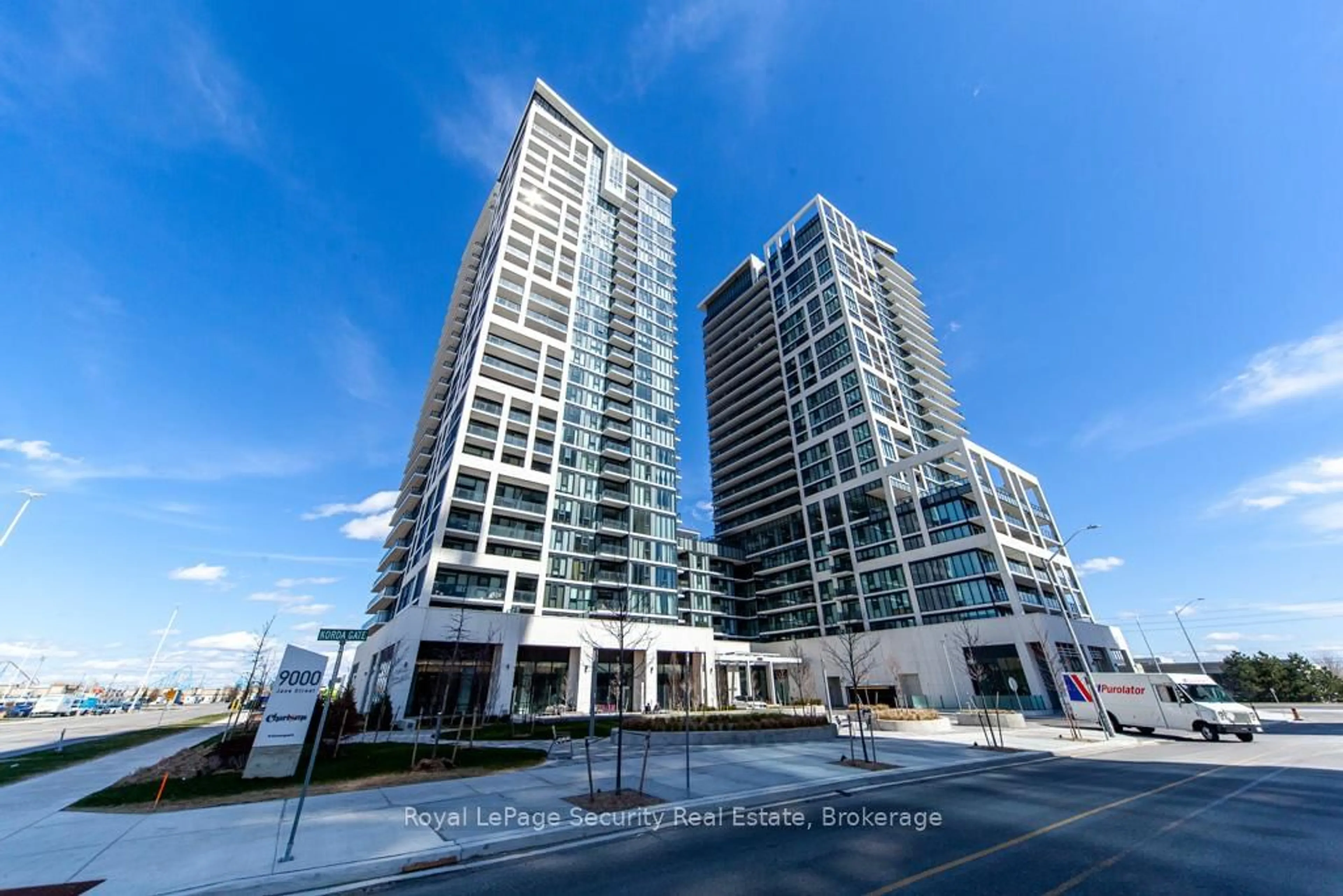 Indoor foyer for 9000 Jane St #403, Vaughan Ontario L4K 0M6