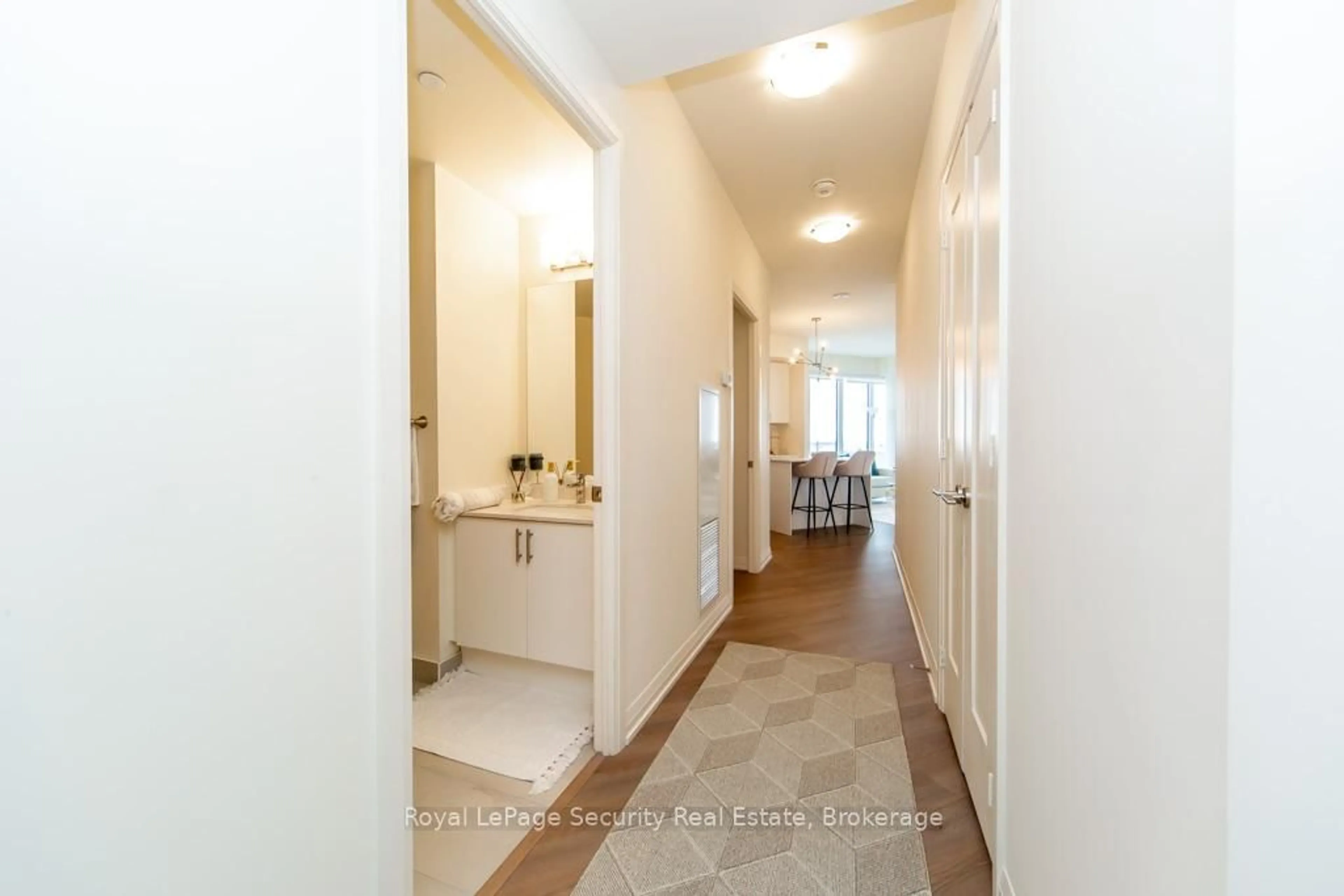 Indoor entryway for 9000 Jane St #403, Vaughan Ontario L4K 0M6