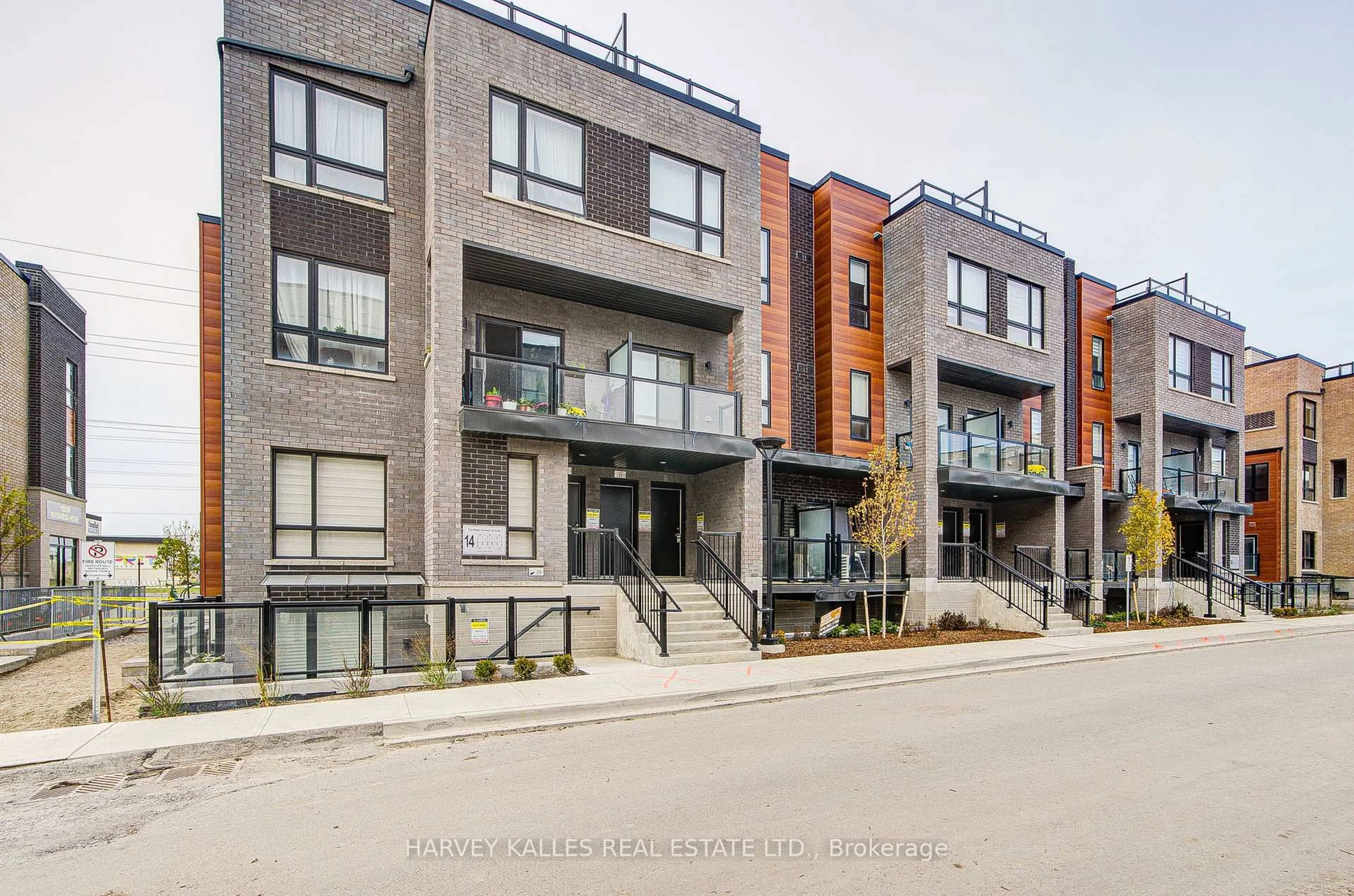 Unknown for 14 Lytham Green Circ #12, Newmarket Ontario L3Y 0H3