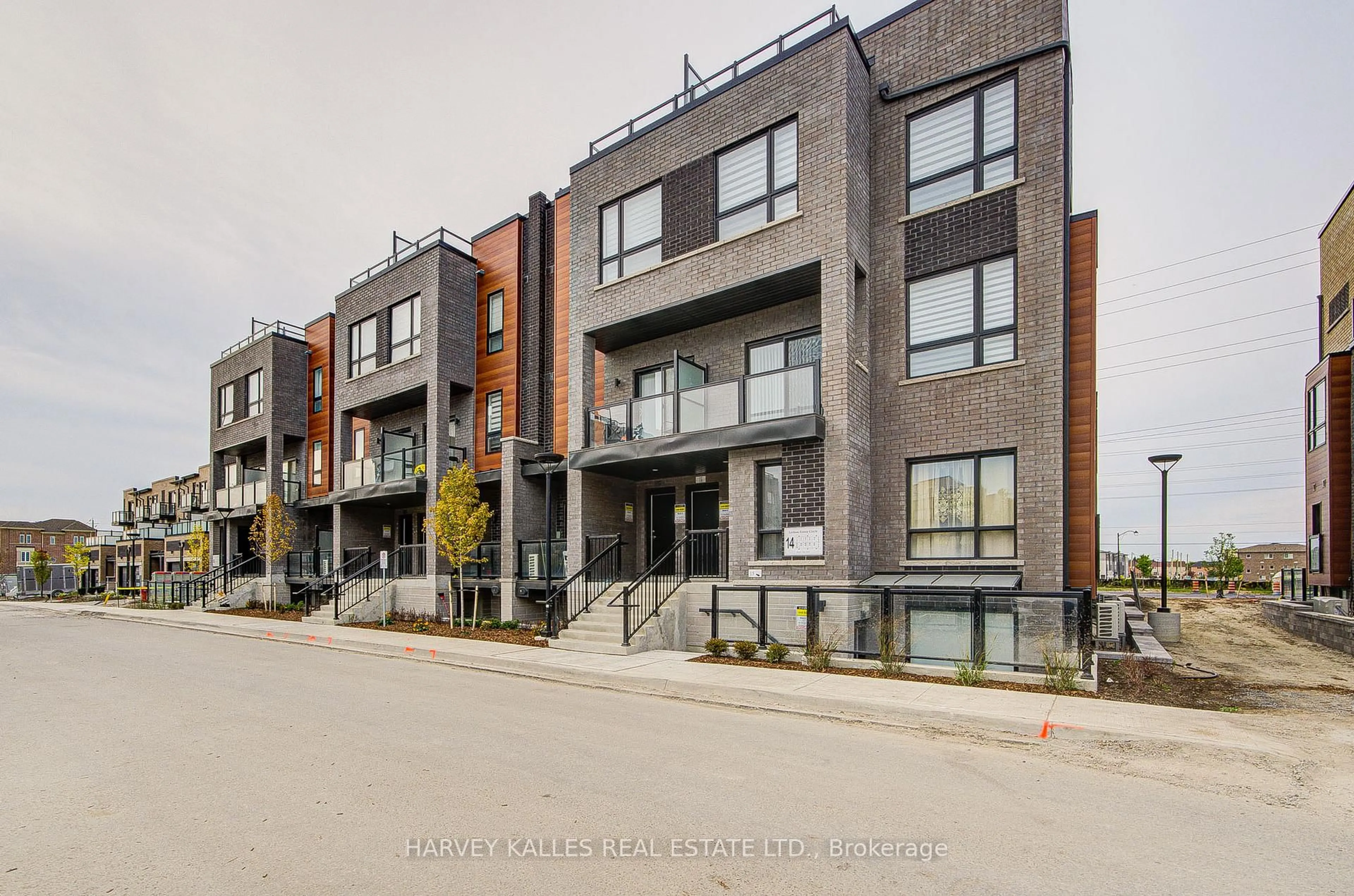 Unknown for 14 Lytham Green Circ #12, Newmarket Ontario L3Y 0H3