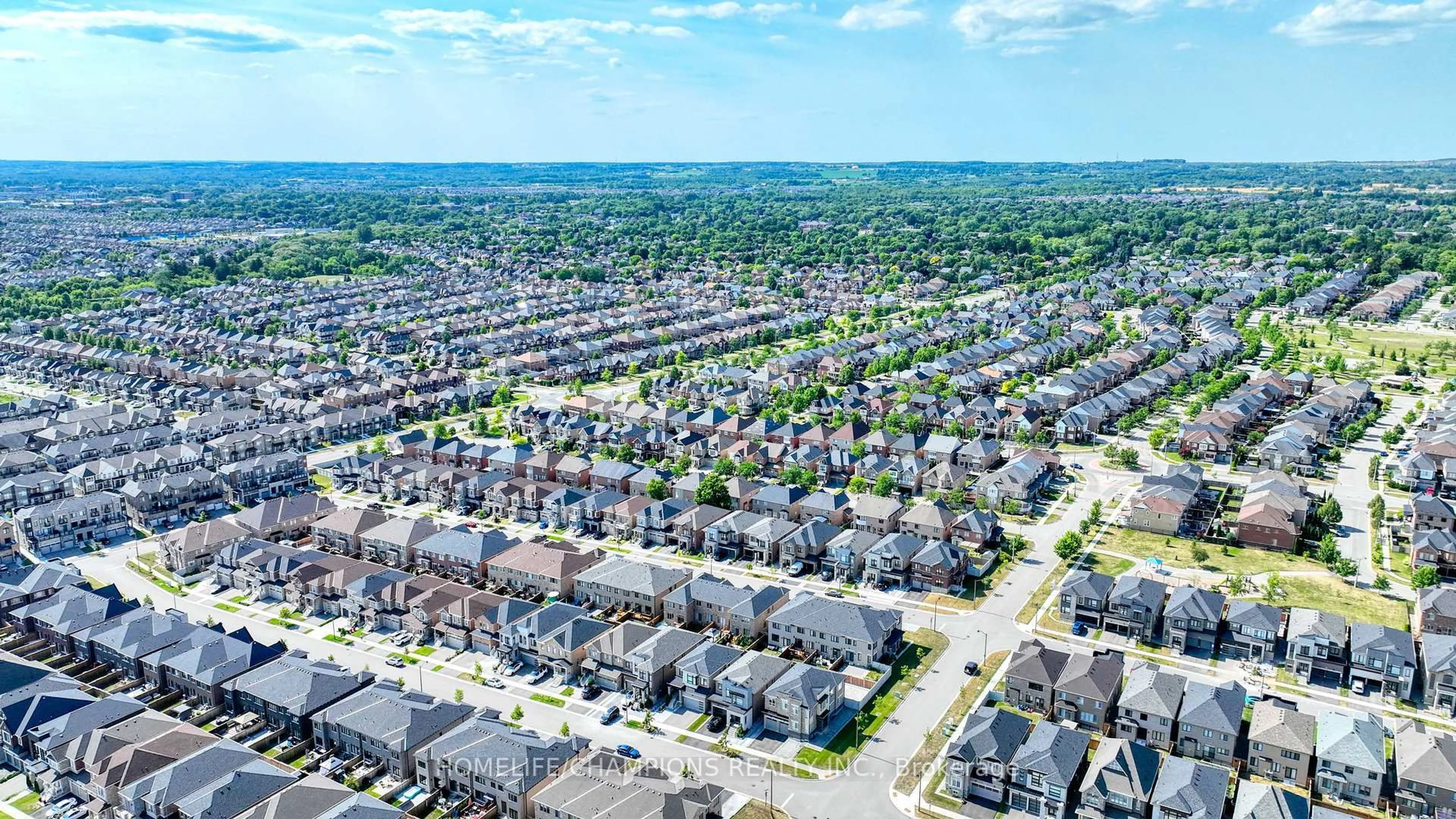 A pic from outside/outdoor area/front of a property/back of a property/a pic from drone, street for 148 Wesmina Ave, Whitchurch-Stouffville Ontario L4A 4W5
