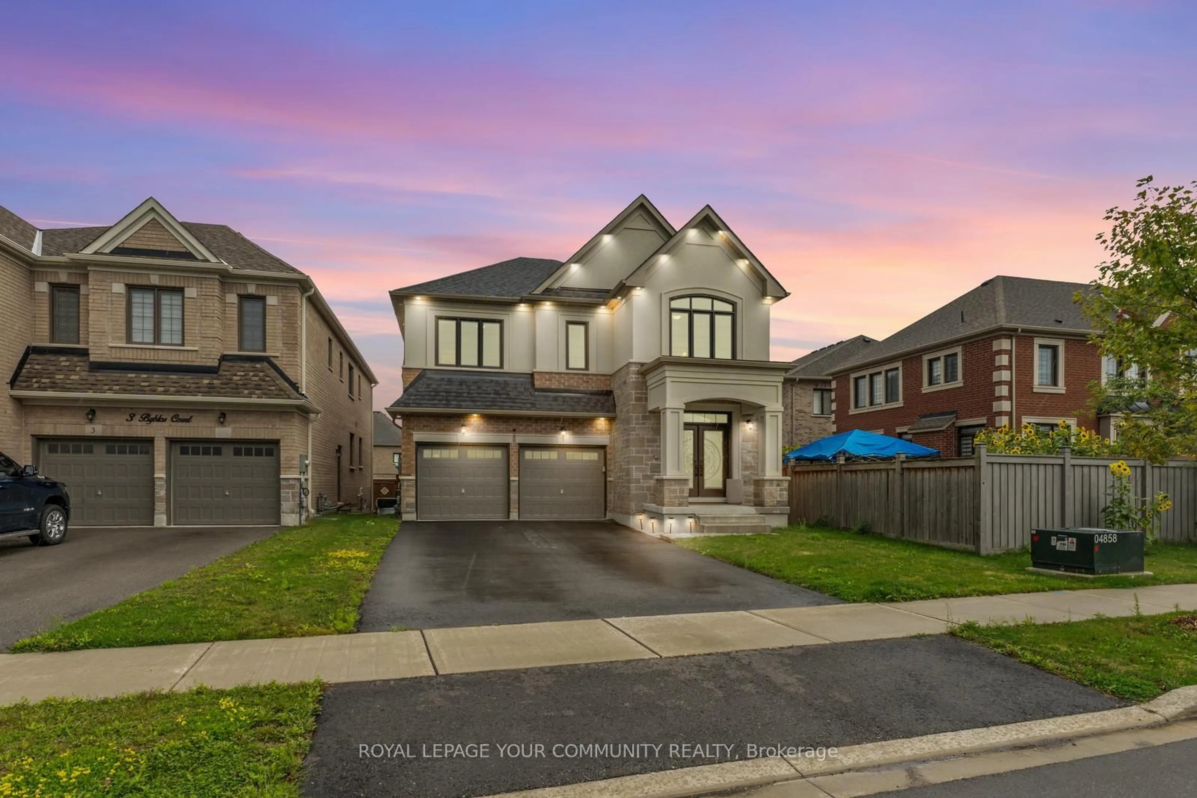 Home with brick exterior material, street for 1 Byblos Crt, East Gwillimbury Ontario L9N 0T3