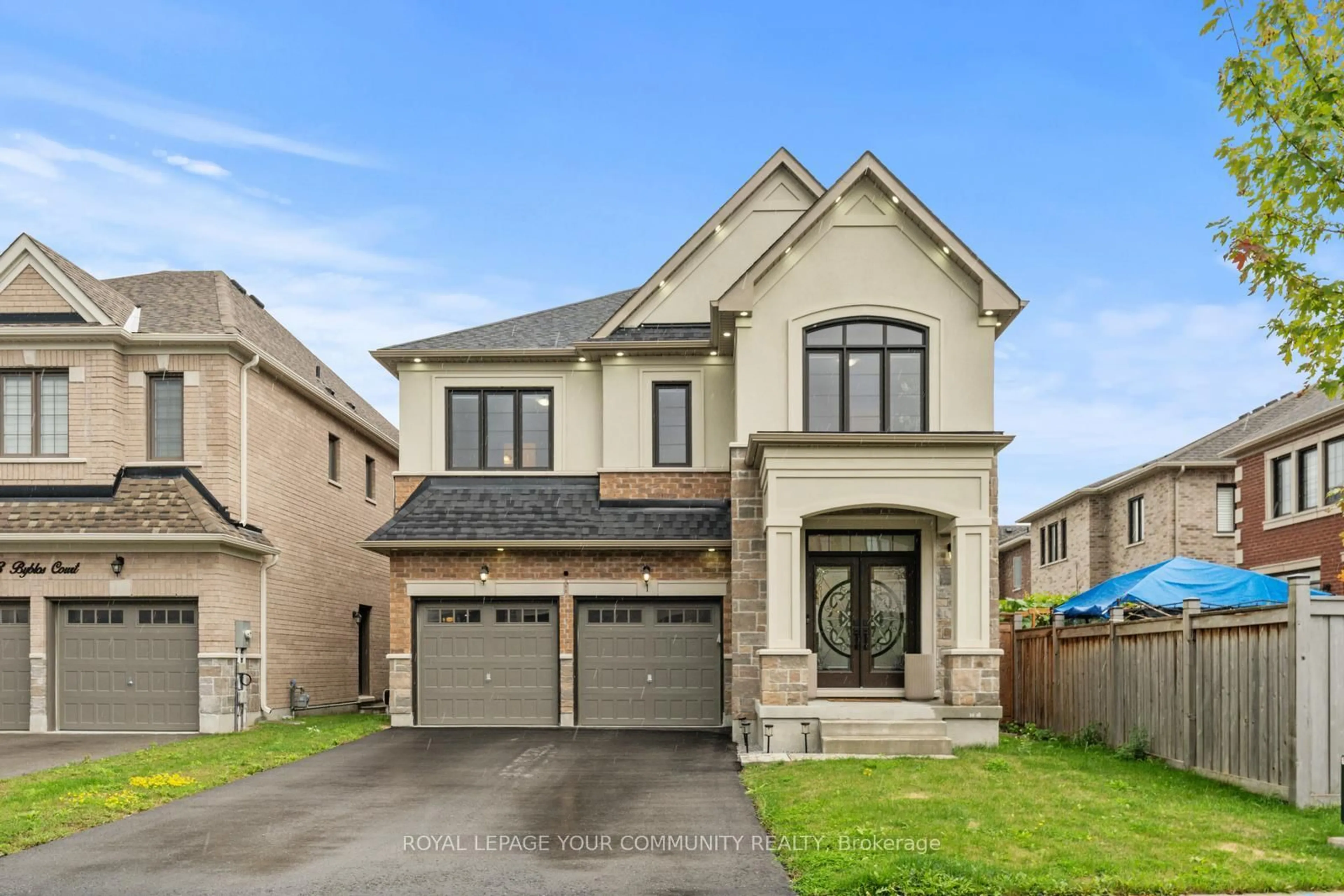 Home with brick exterior material, street for 1 Byblos Crt, East Gwillimbury Ontario L9N 0T3