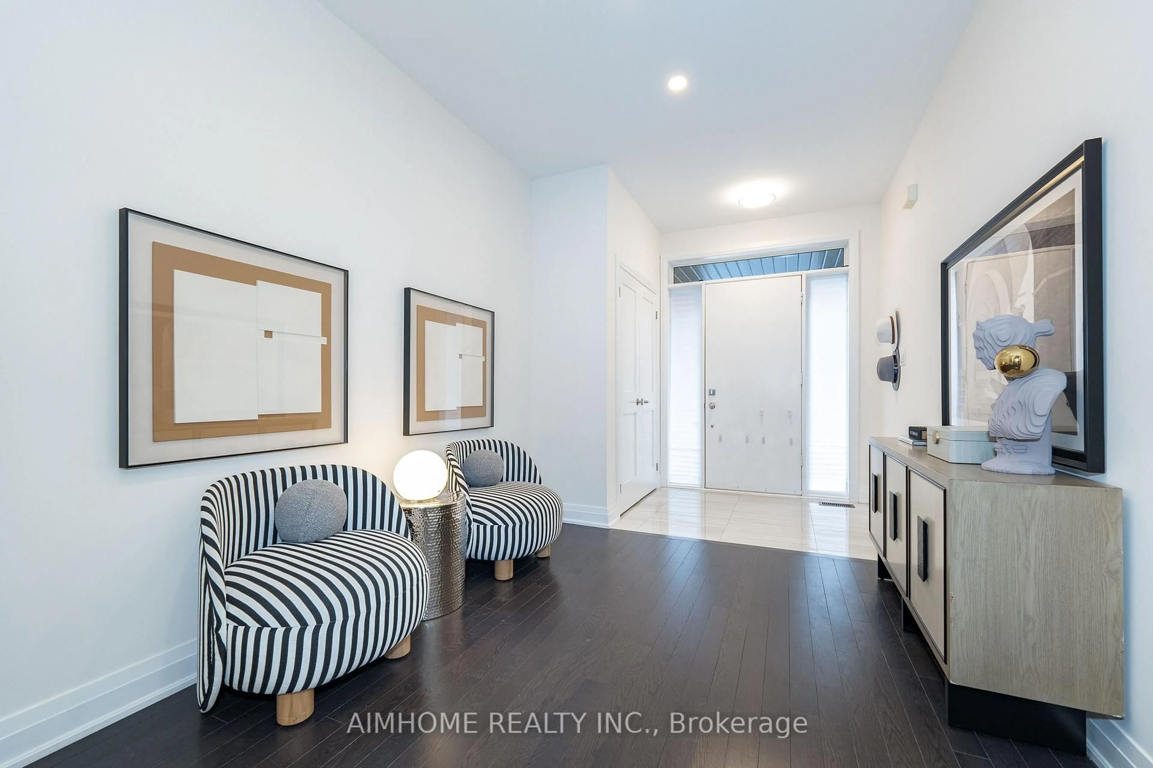 Indoor entryway for 80 Causland Lane, Richmond Hill Ontario L4S 0G5