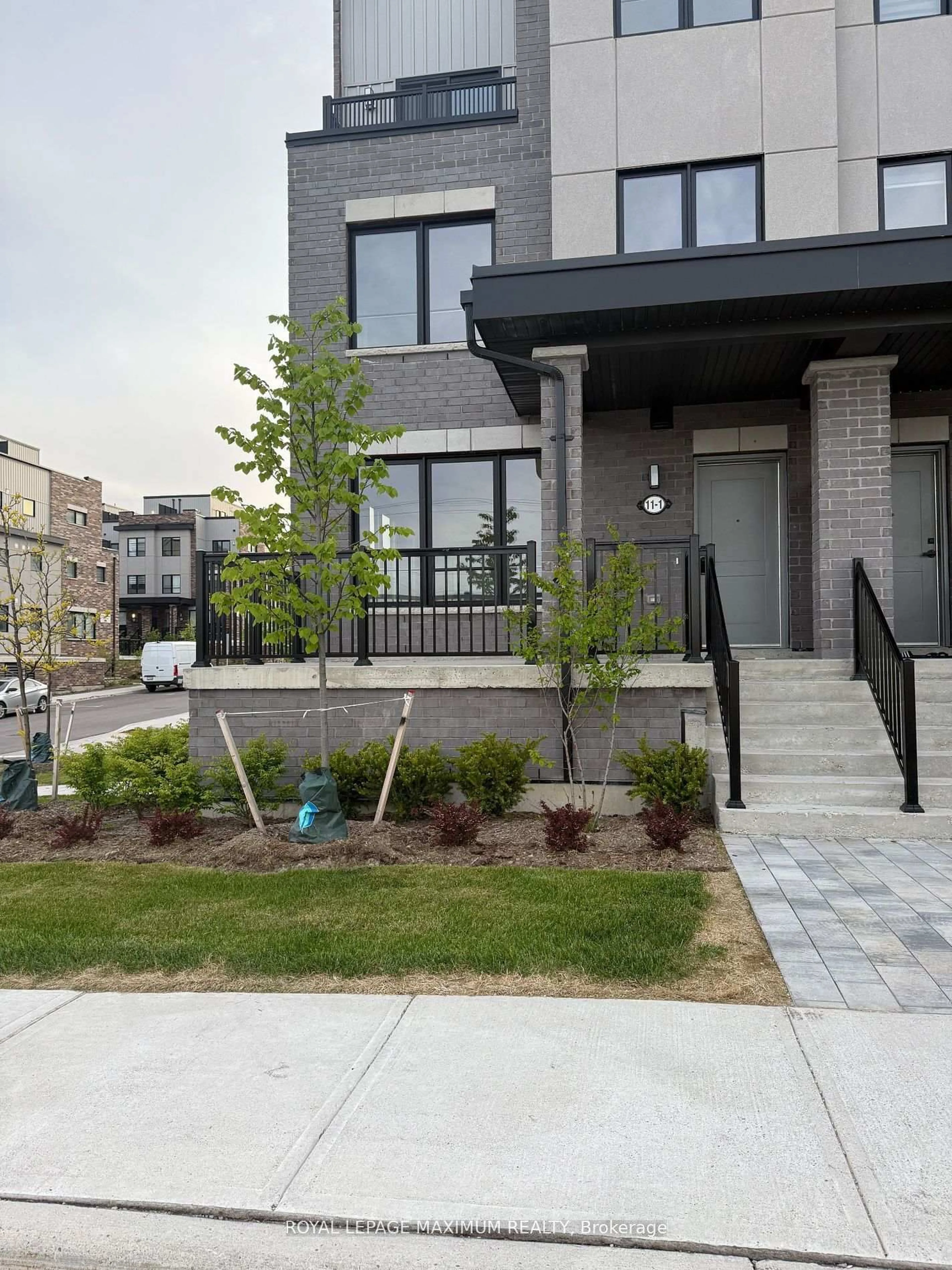 Unknown for 11 Baynes Way #1, Bradford West Gwillimbury Ontario L3Z 4M1