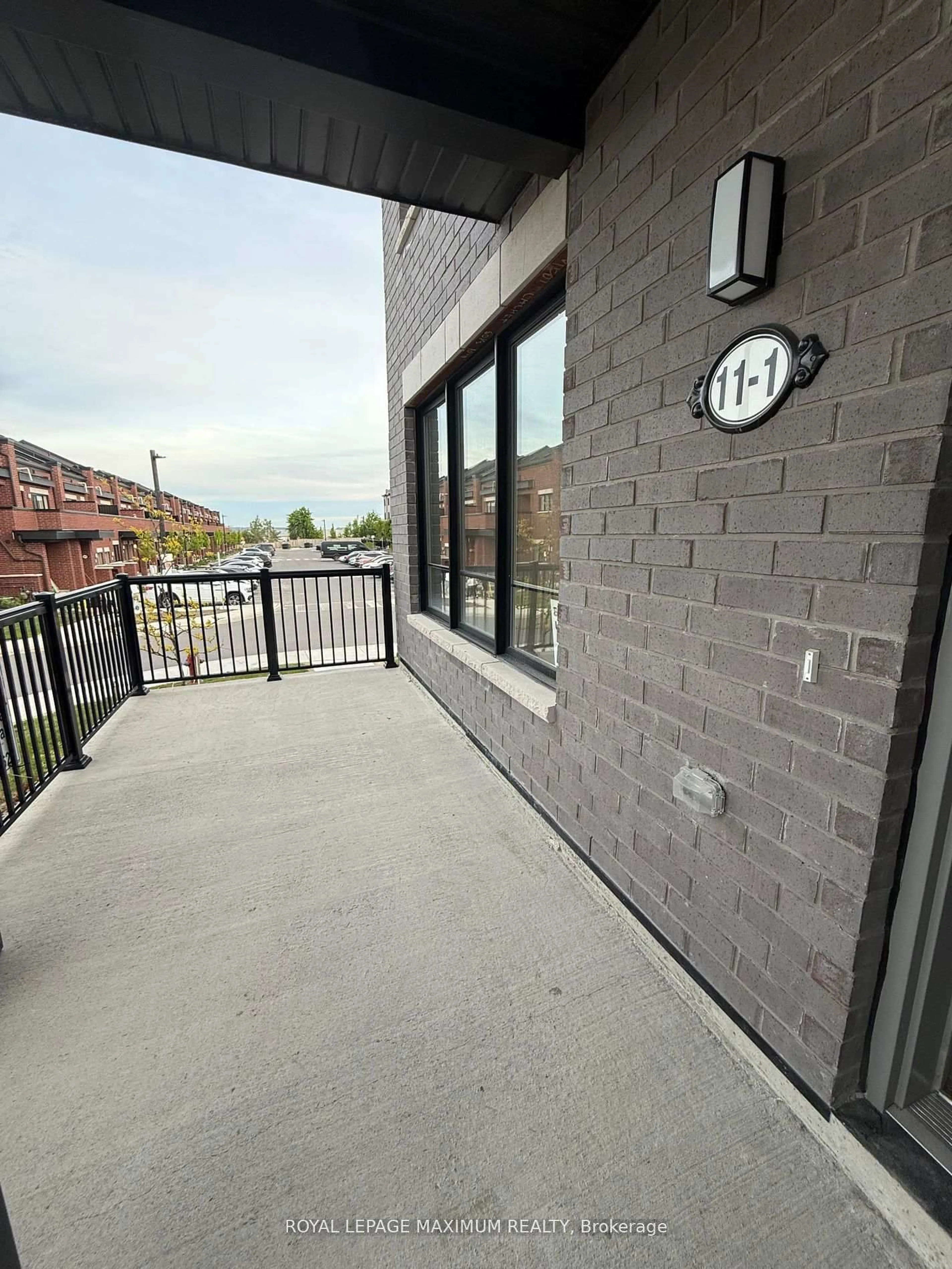 Patio, unknown for 11 Baynes Way #1, Bradford West Gwillimbury Ontario L3Z 4M1