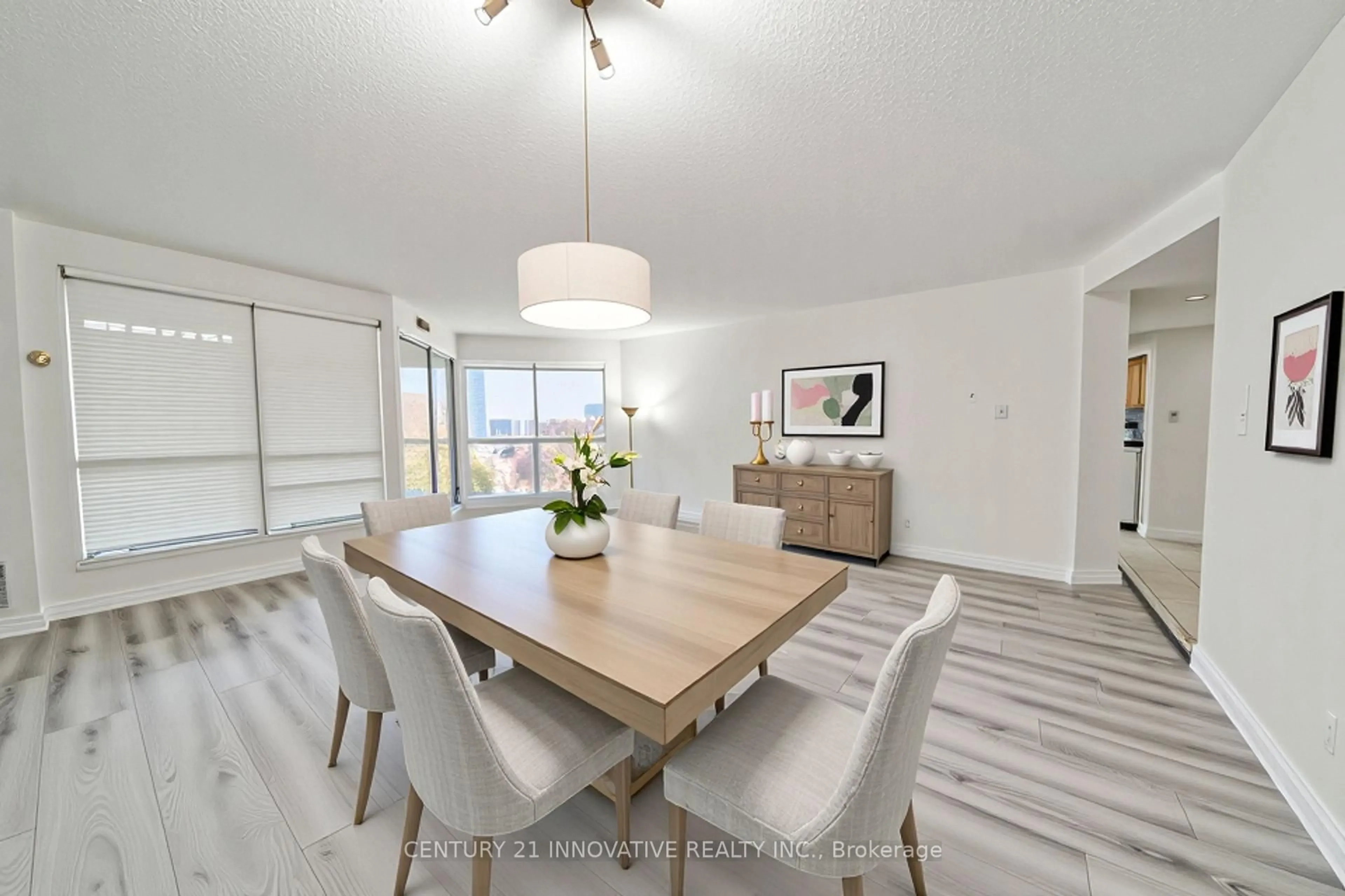 Dining room, wood/laminate floor for 5 Weldrick Rd #511, Richmond Hill Ontario L4C 8S9