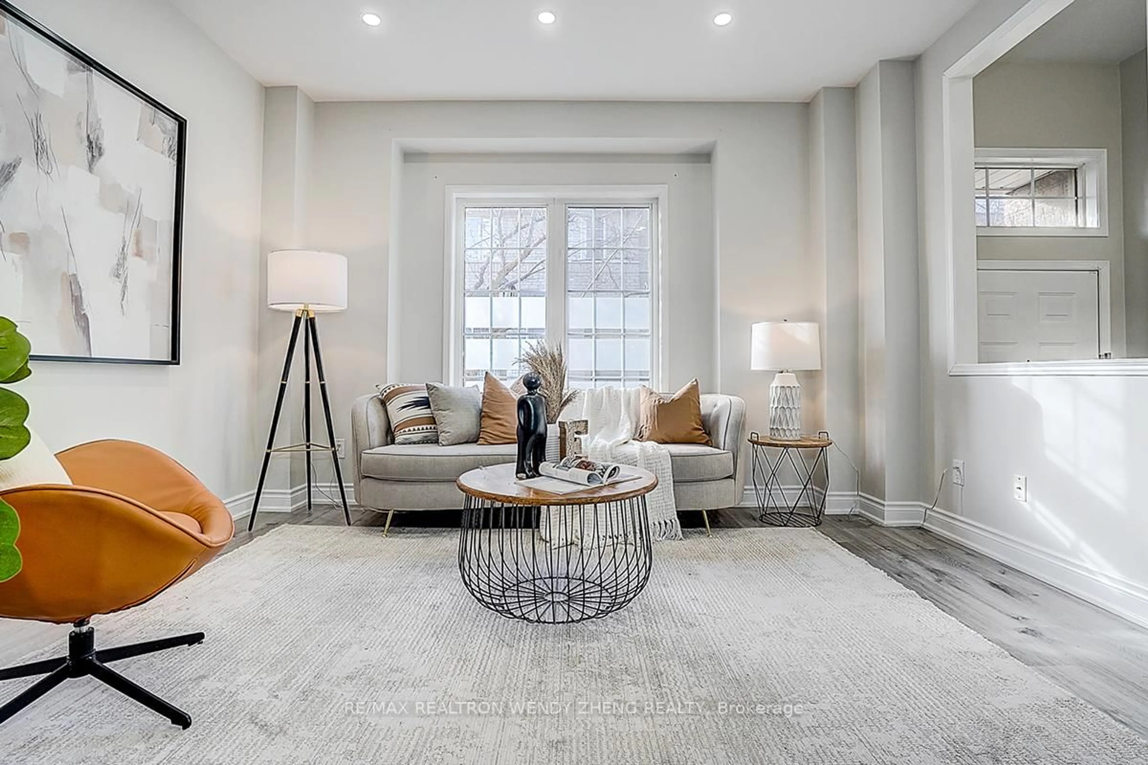 Living room with furniture, unknown for 23 Observatory Lane #105, Richmond Hill Ontario L4C 0M7