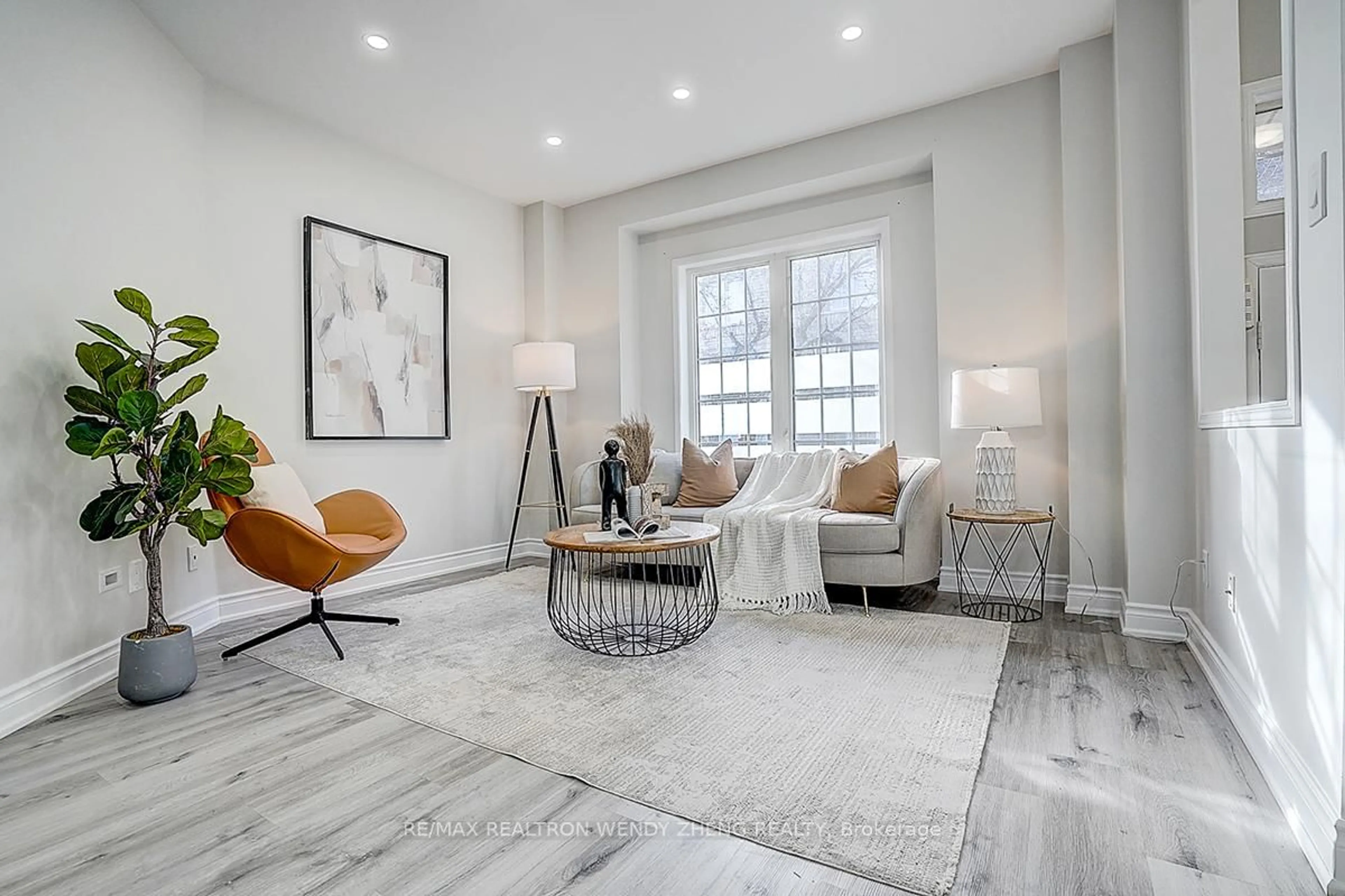 Living room with furniture, unknown for 23 Observatory Lane #105, Richmond Hill Ontario L4C 0M7