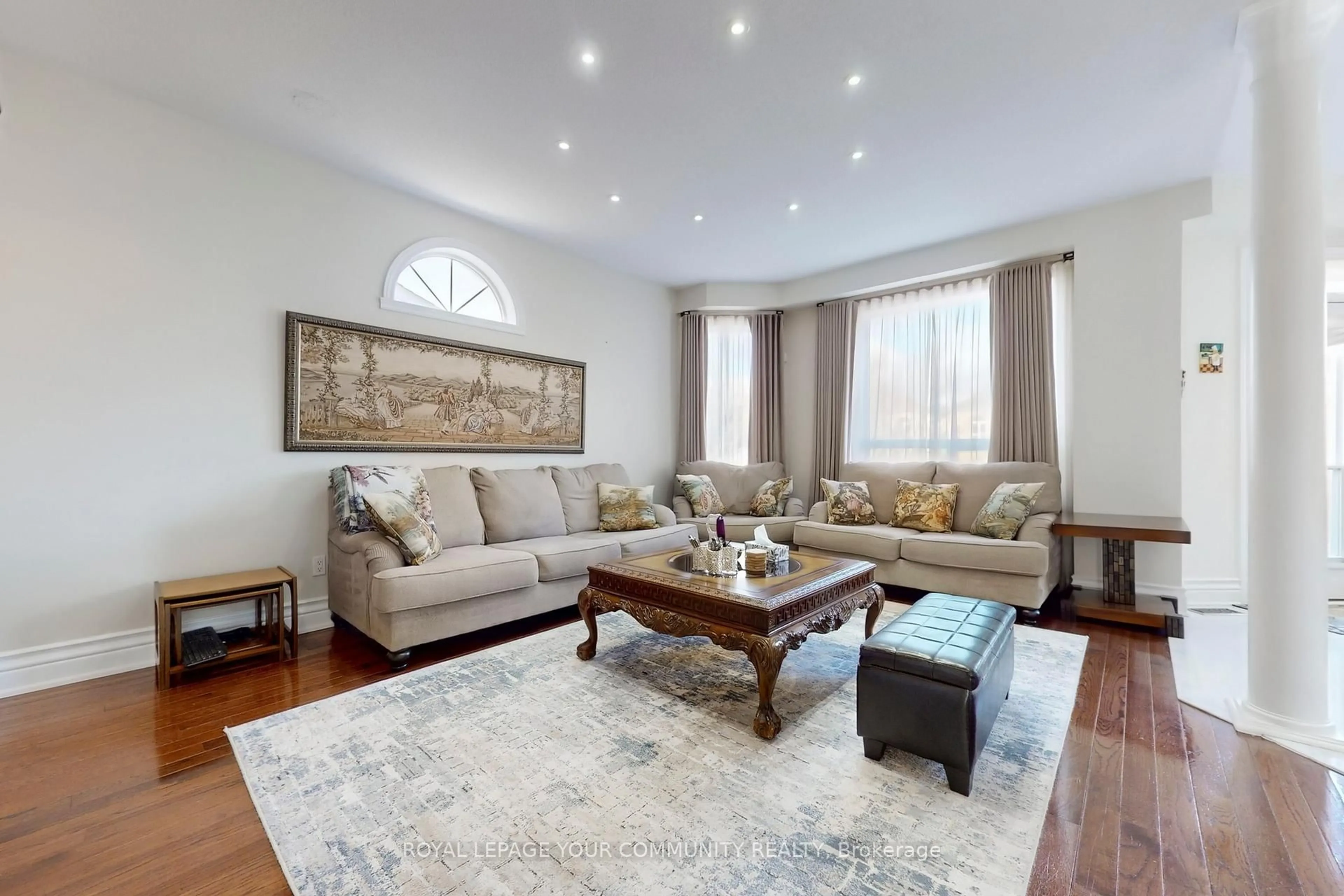Living room with furniture, unknown for 24 Pegasus Dr, Richmond Hill Ontario L4E 4R3