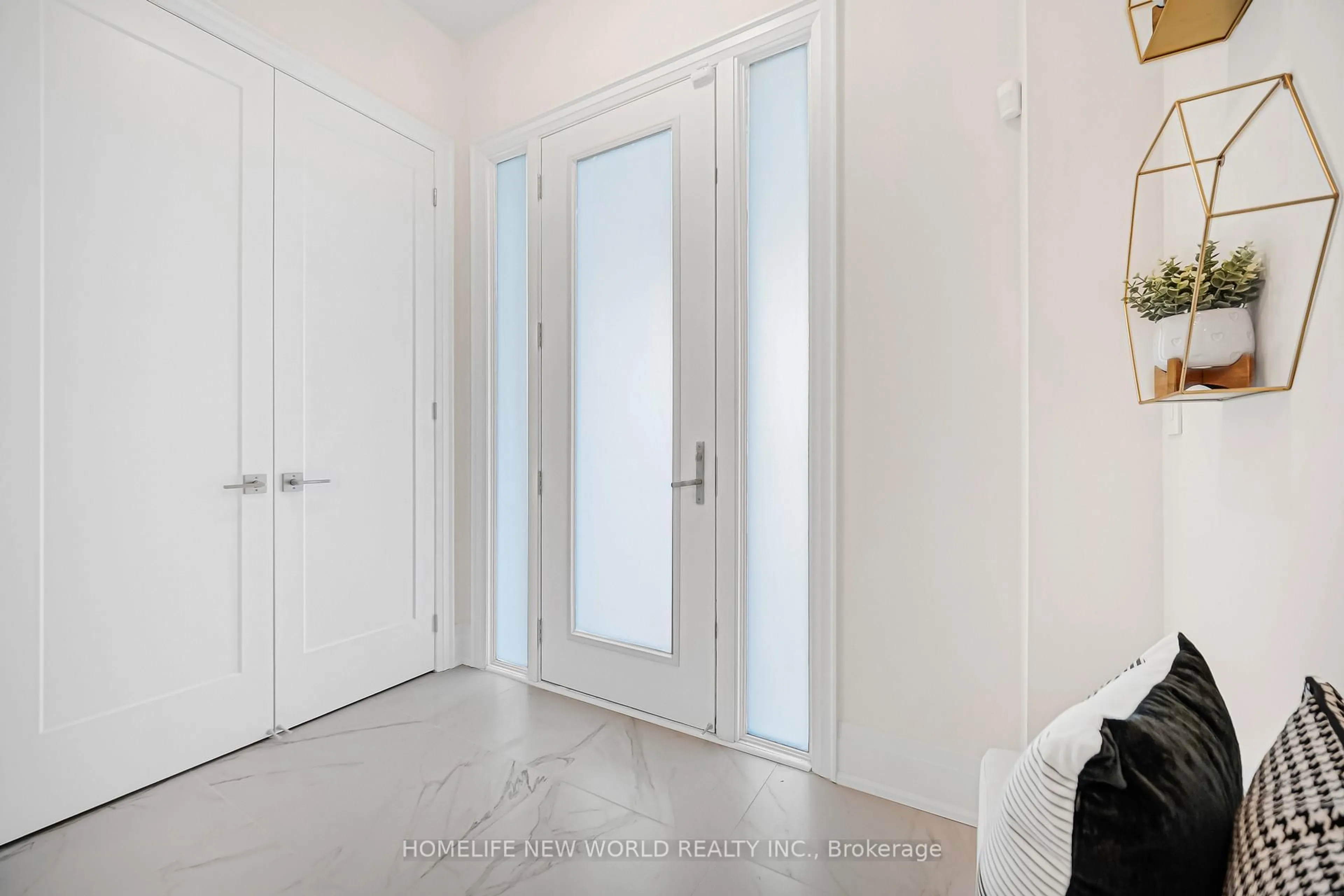 Indoor entryway for 78 William Logan Dr, Richmond Hill Ontario L4E 1J9