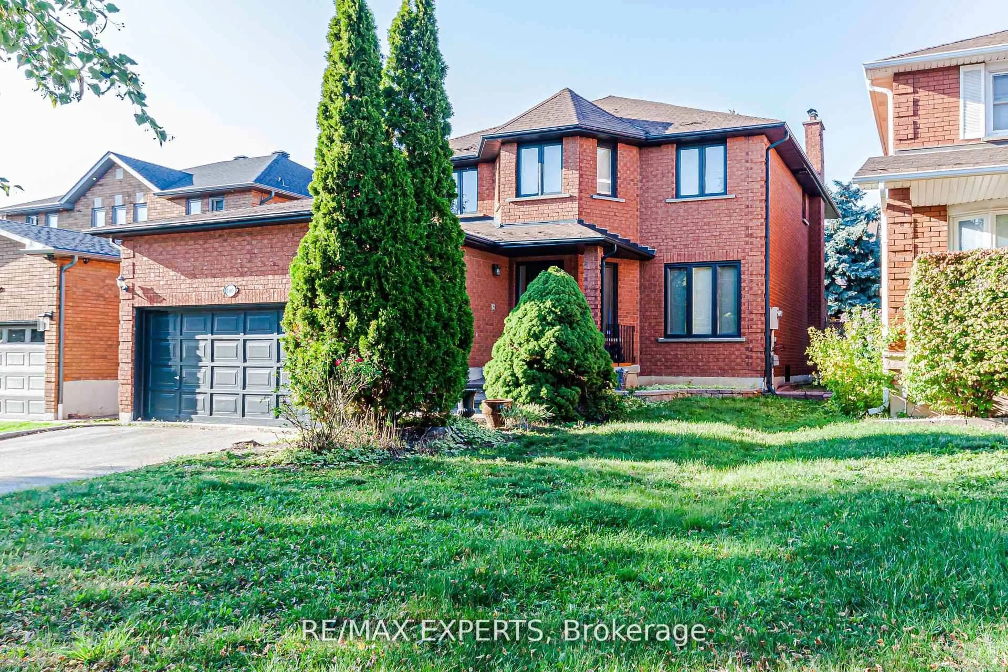 Home with brick exterior material, street for 100 Nimbus Pl, Vaughan Ontario L4L 1Z7