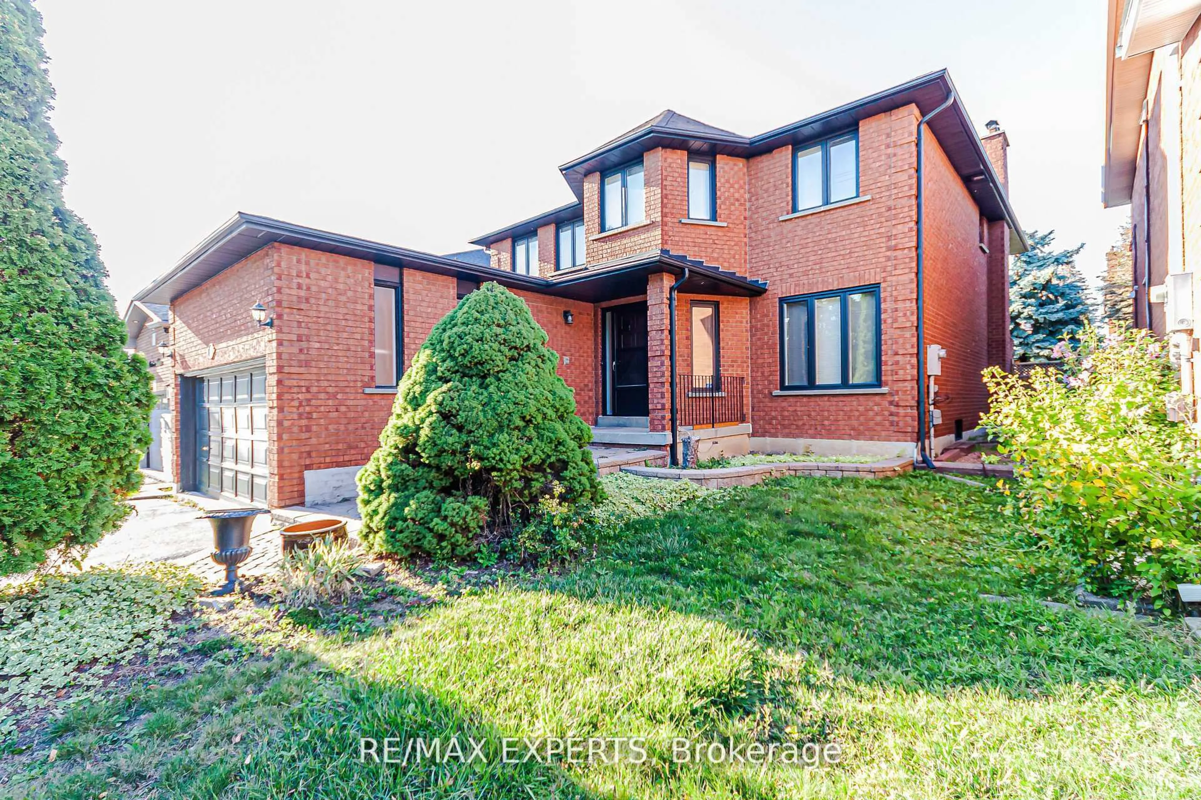 Home with brick exterior material, street for 100 Nimbus Pl, Vaughan Ontario L4L 1Z7