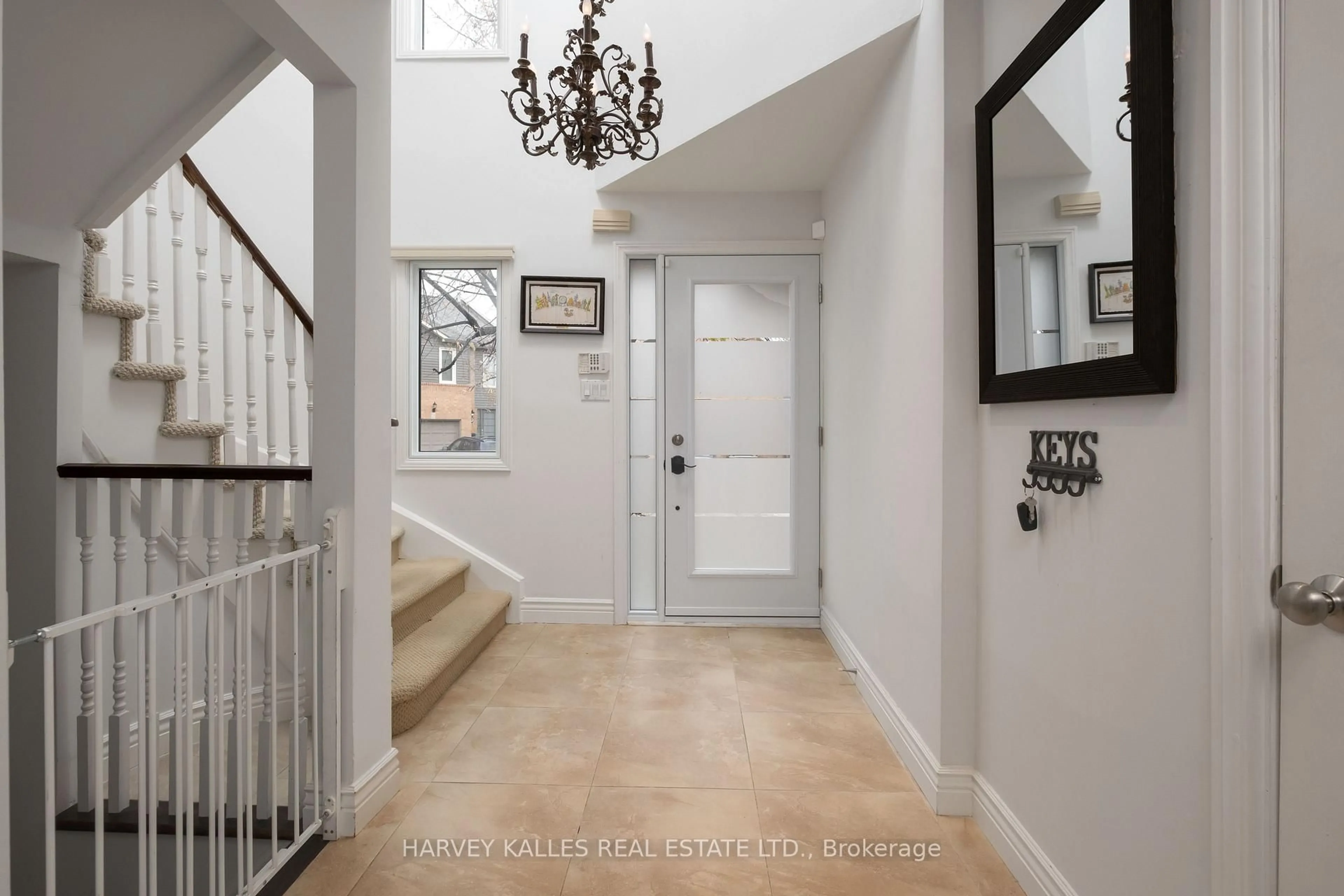 Indoor entryway for 14 Beaumont Pl, Vaughan Ontario L4J 4X2
