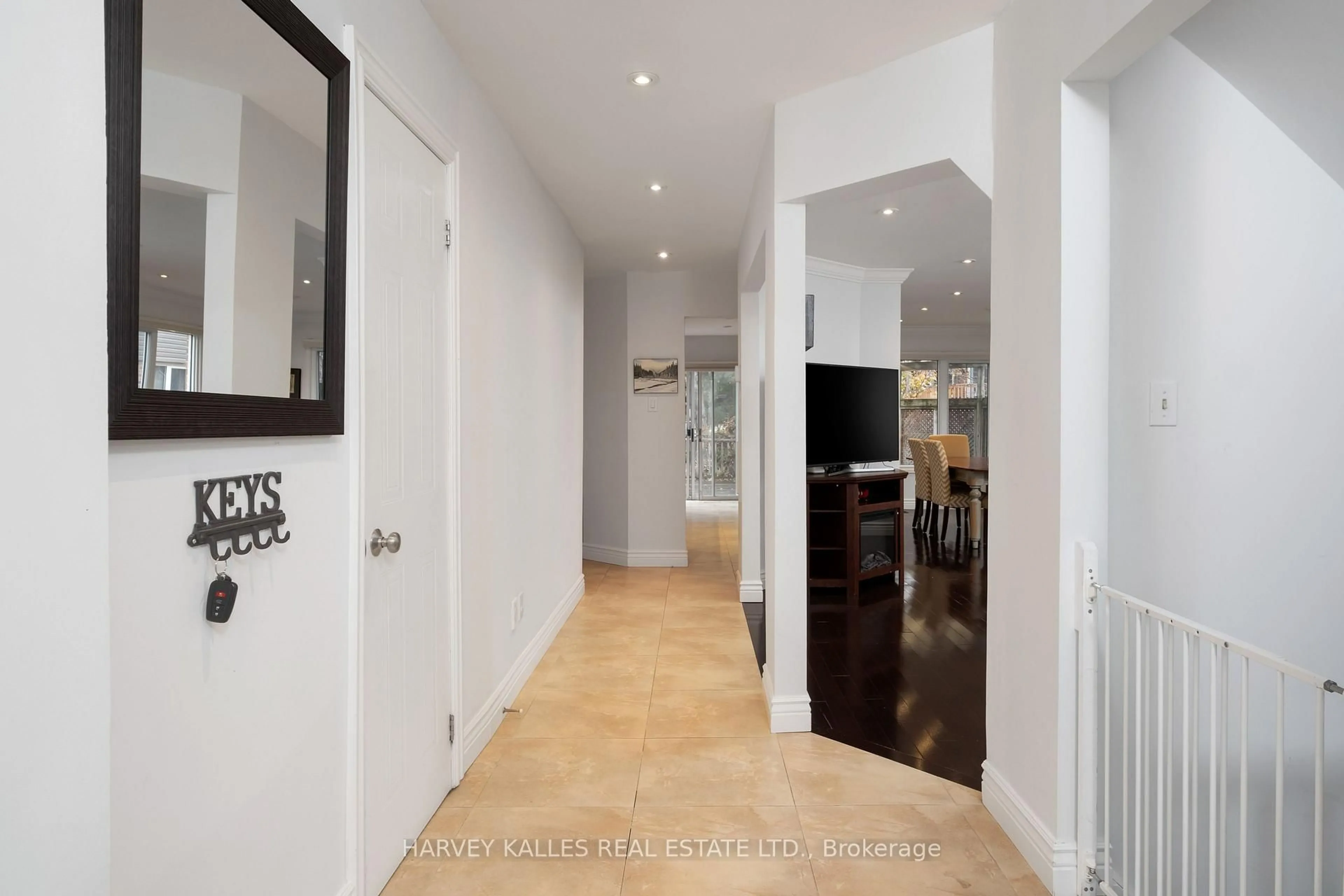 Indoor foyer for 14 Beaumont Pl, Vaughan Ontario L4J 4X2