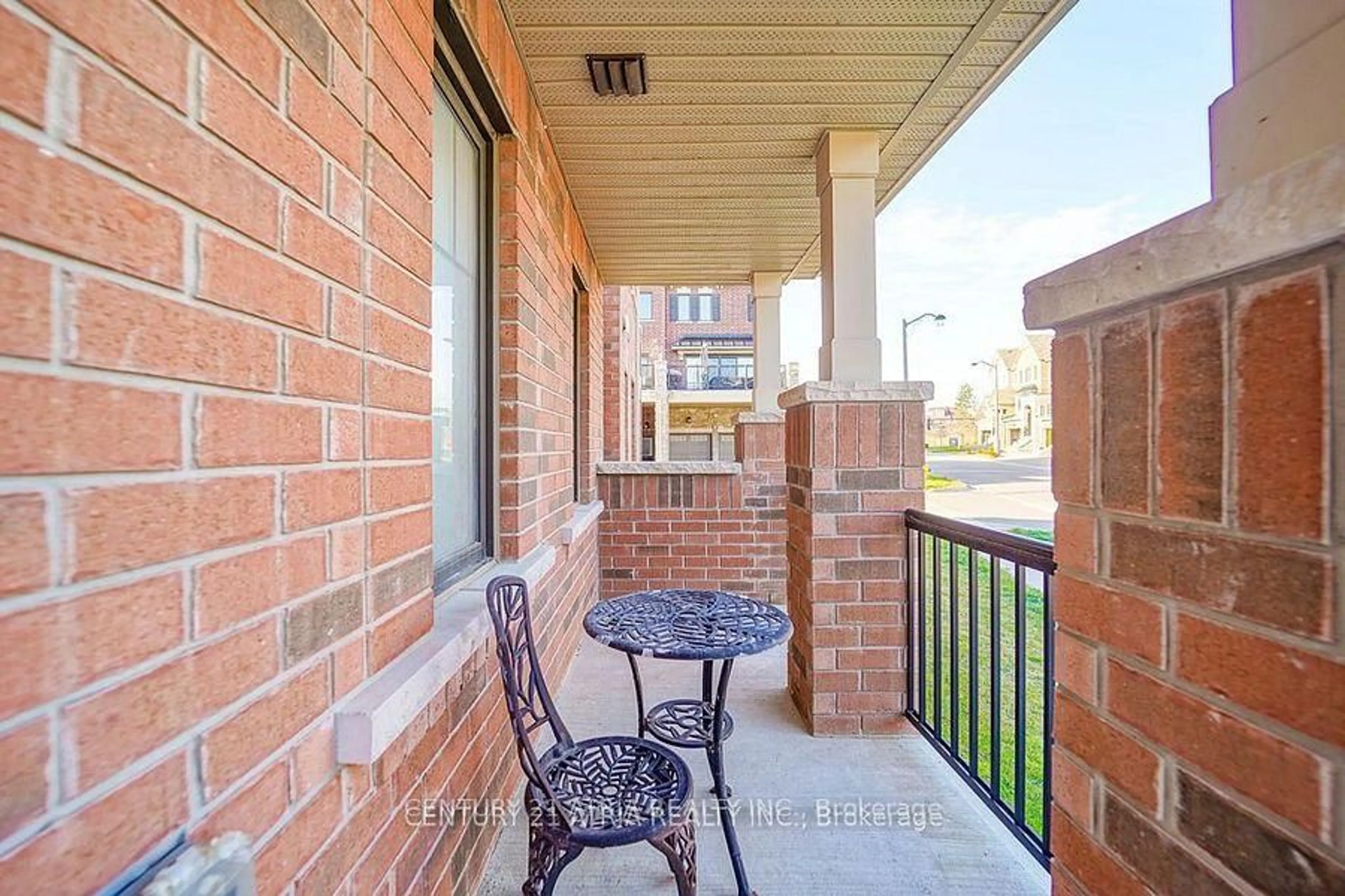 Patio, street for 34 Isabella Peach Dr, Markham Ontario L6C 0Y9