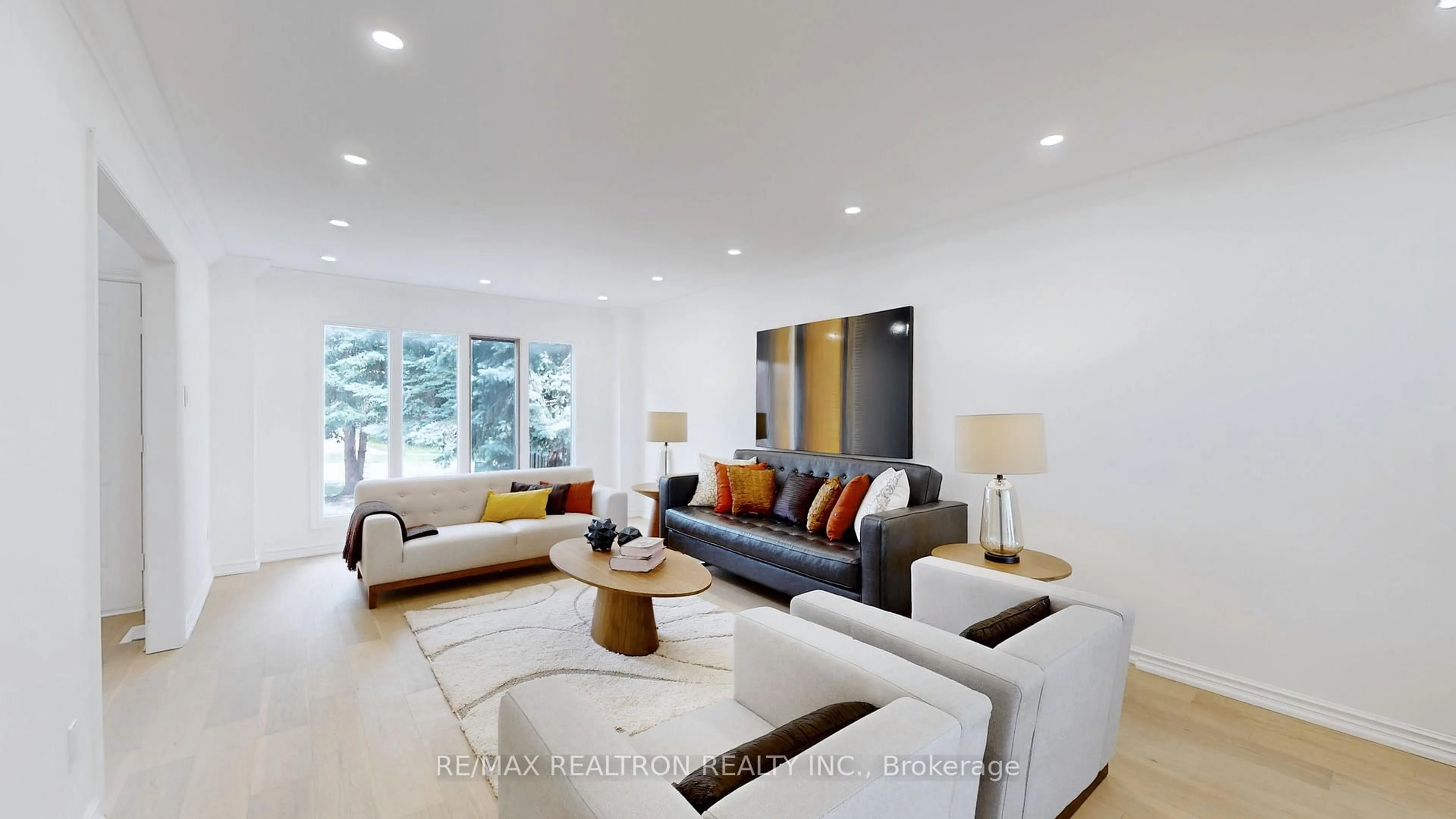 Living room with furniture, unknown for 54 Central Park Dr, Markham Ontario L3P 7E4