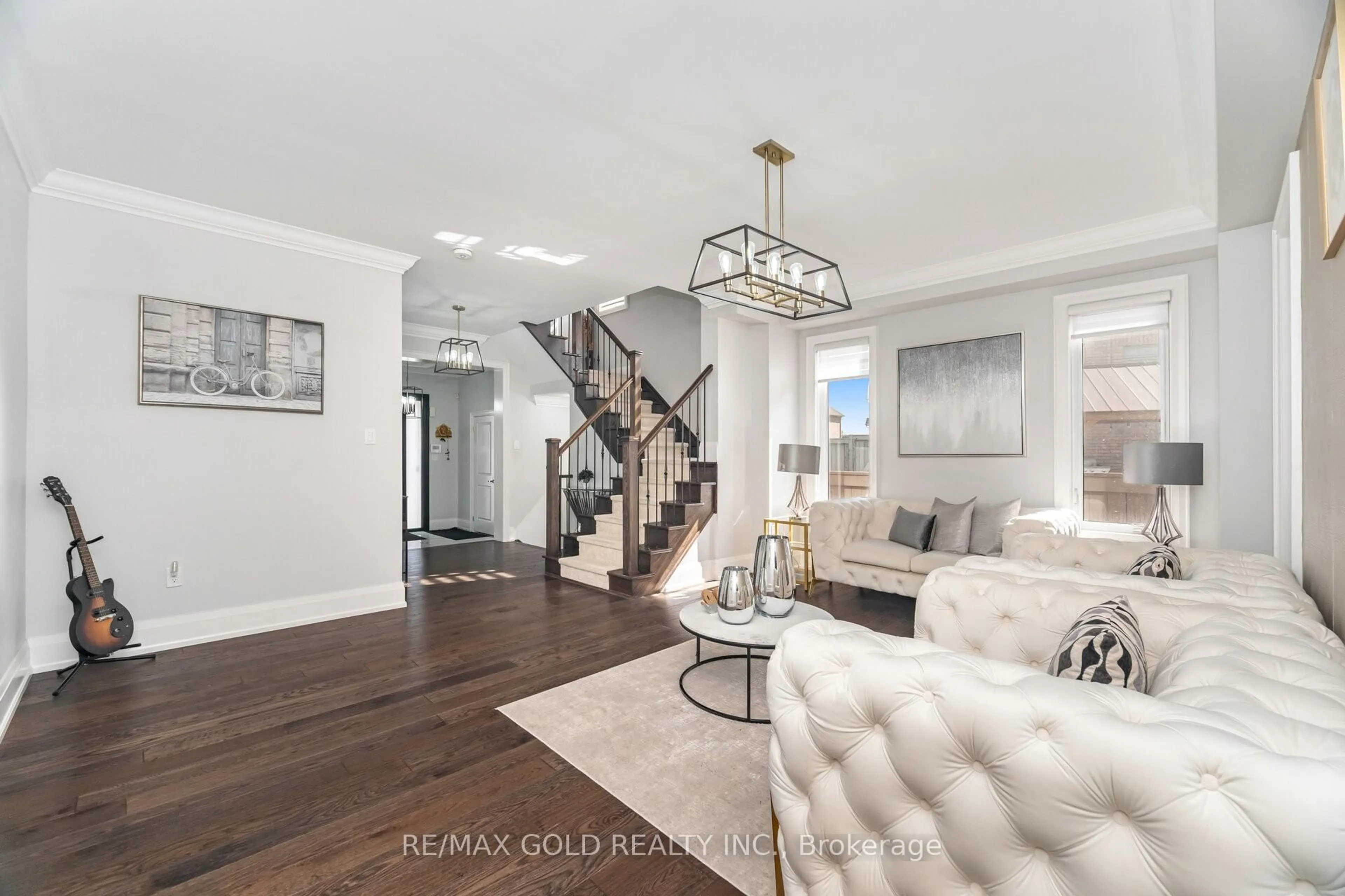 Unknown for 10 Donnan Dr, New Tecumseth Ontario L0G 1W0