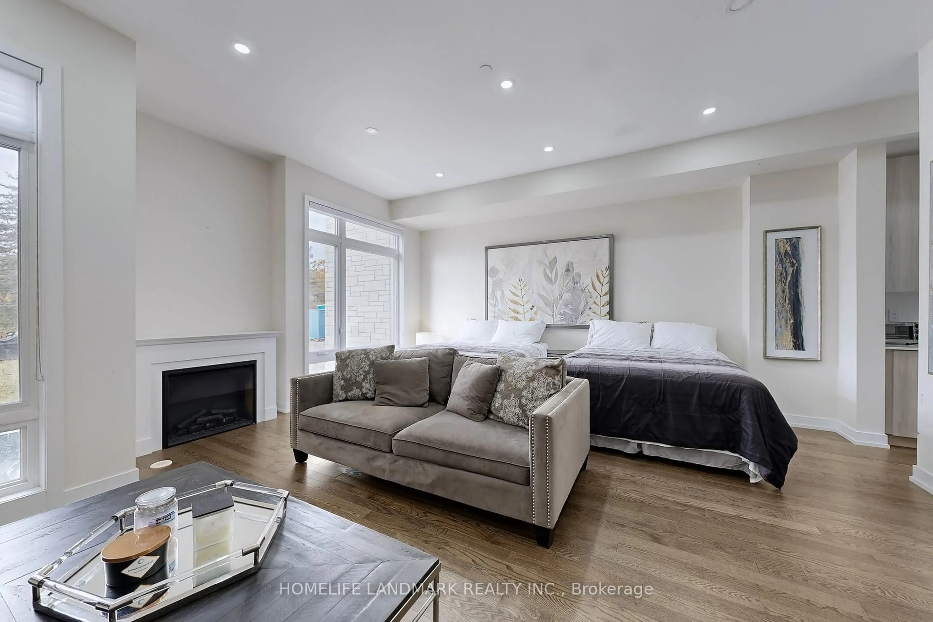 Living room with furniture, unknown for 5 Ingersoll Lane, Richmond Hill Ontario L4E 1G9