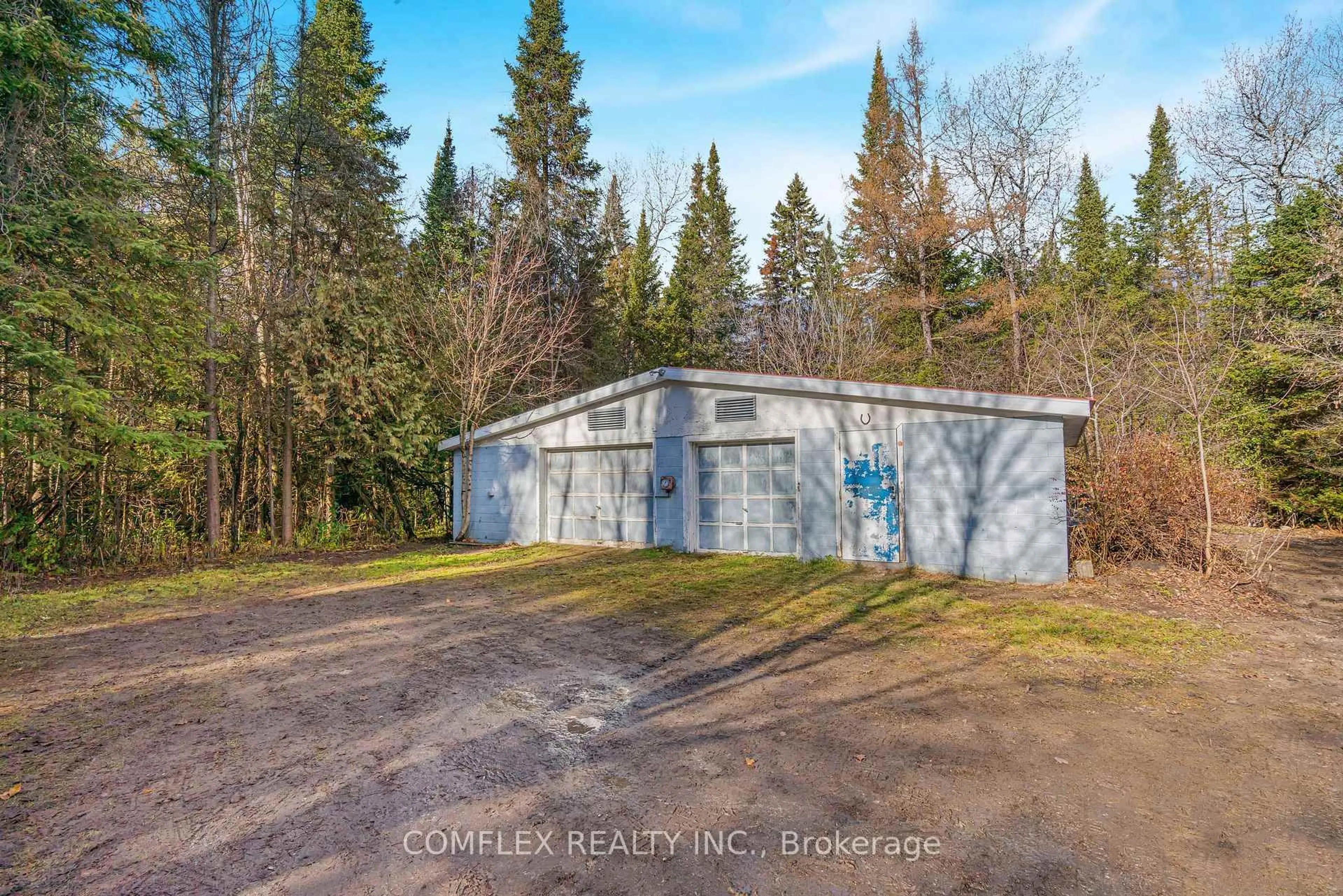 A pic from outside/outdoor area/front of a property/back of a property/a pic from drone, forest/trees view for 222 Davis Dr, Uxbridge Ontario L4A 7X4