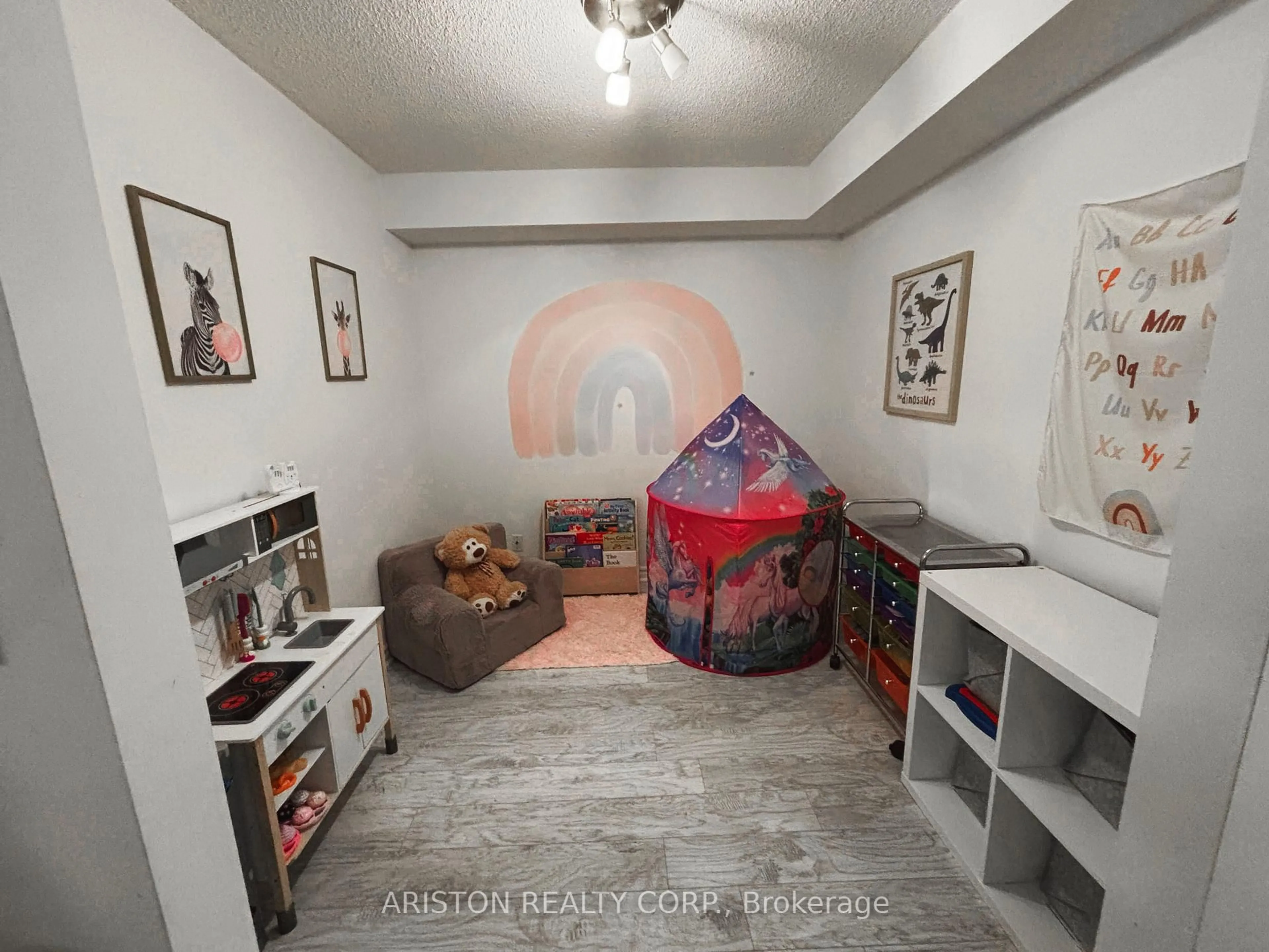 A pic of a room for 745 New Westminster Dr #409, Vaughan Ontario L4J 8J9