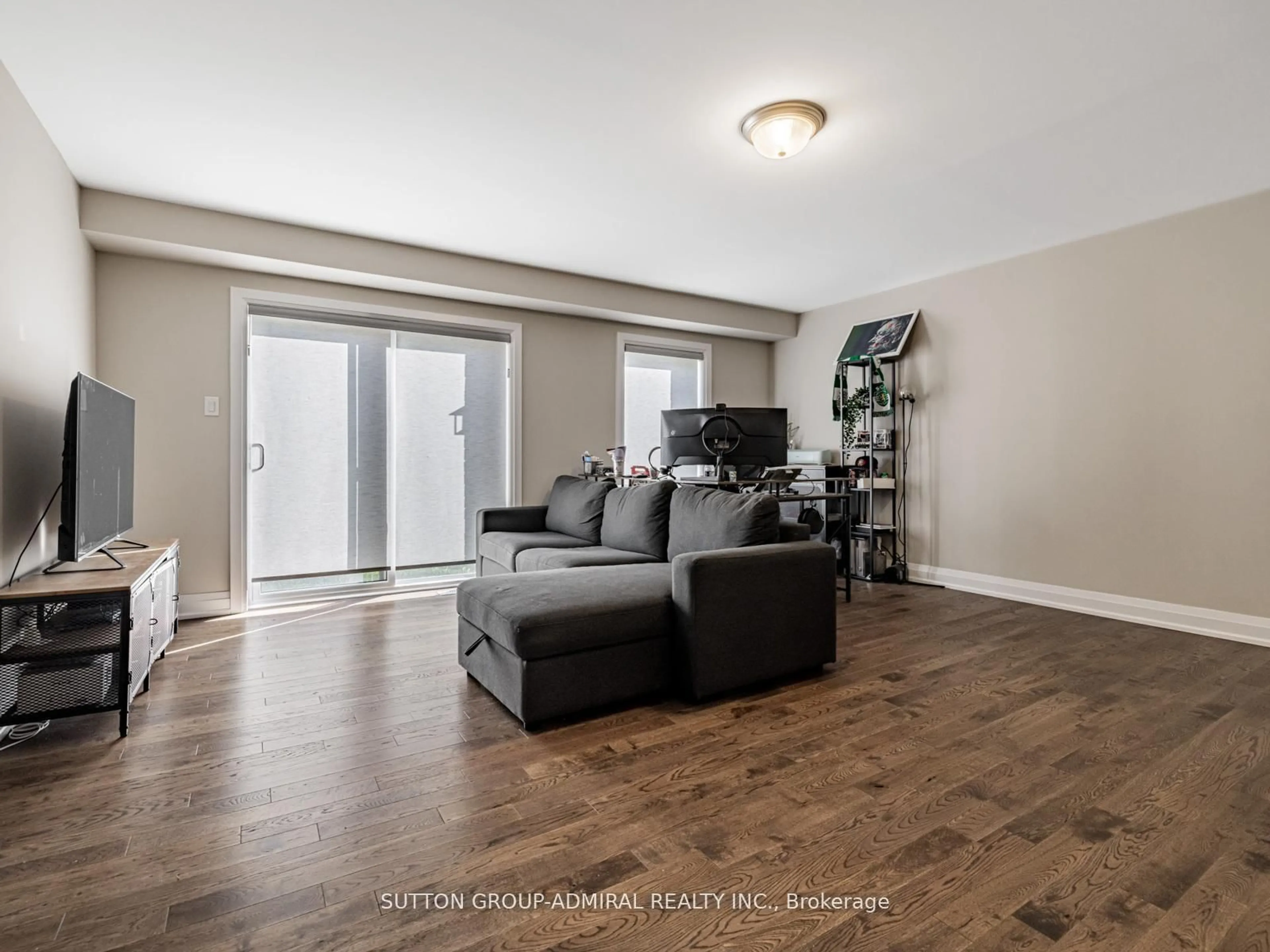 Living room with furniture, unknown for 915 Isaac Phillips Way, Newmarket Ontario L3X 2Y8
