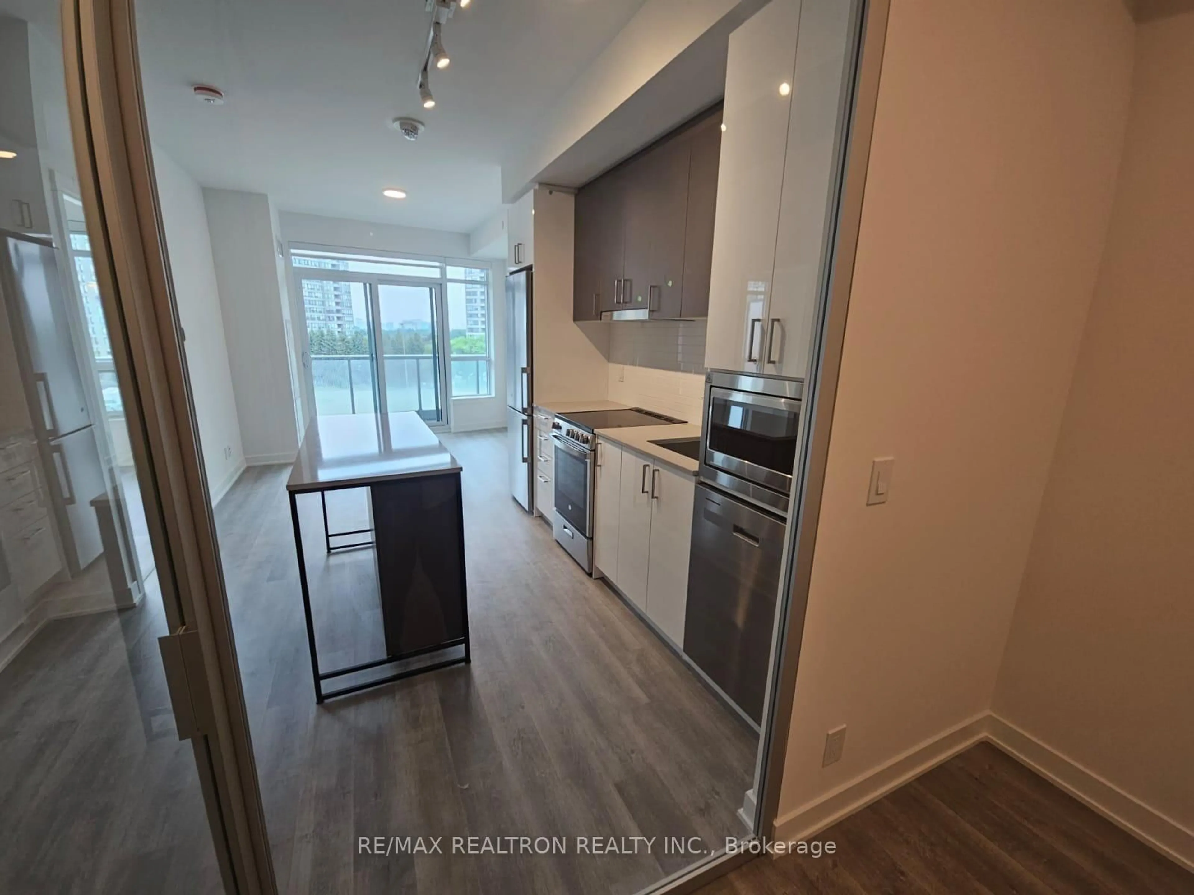 Unknown for 30 Upper Mall Way #307, Vaughan Ontario L4J 0L8