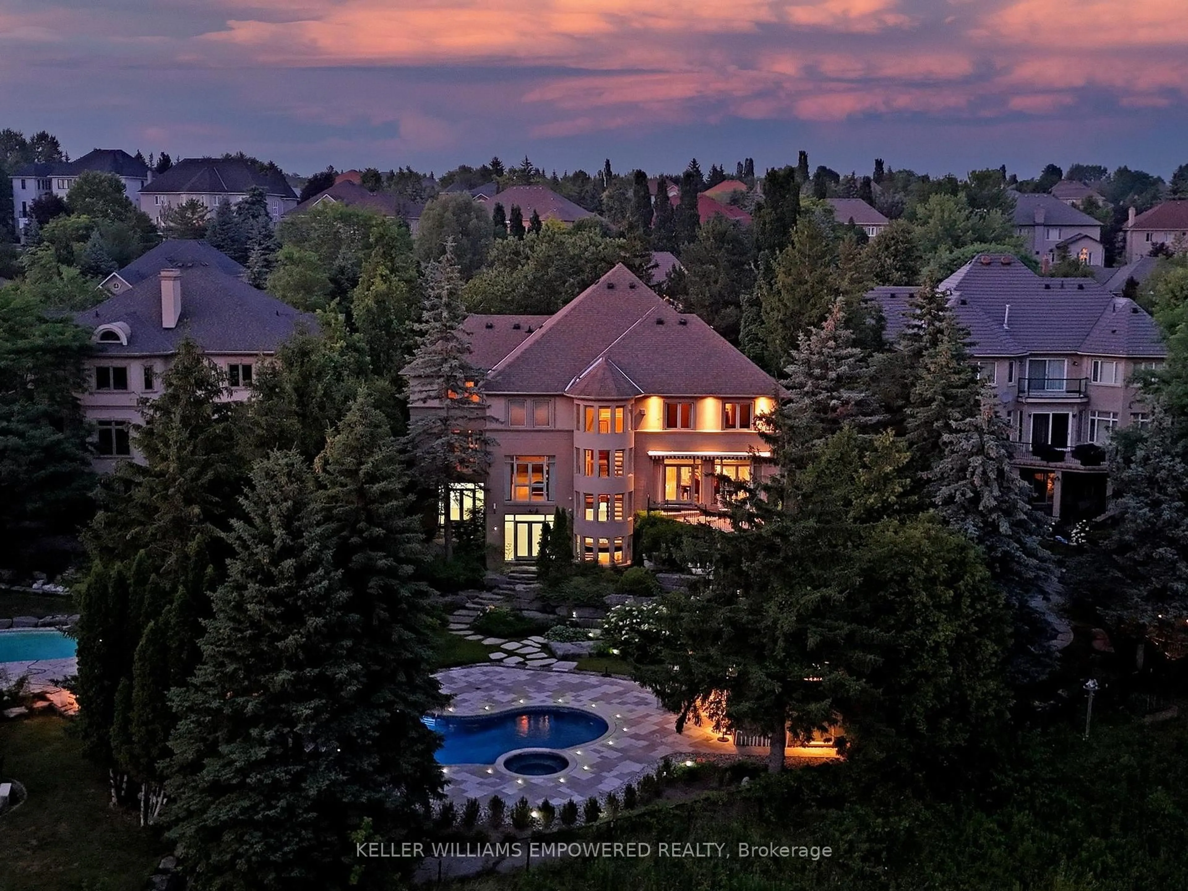 A pic from outside/outdoor area/front of a property/back of a property/a pic from drone, mountain view for 90 Humberview Dr, Vaughan Ontario L4H 1B5