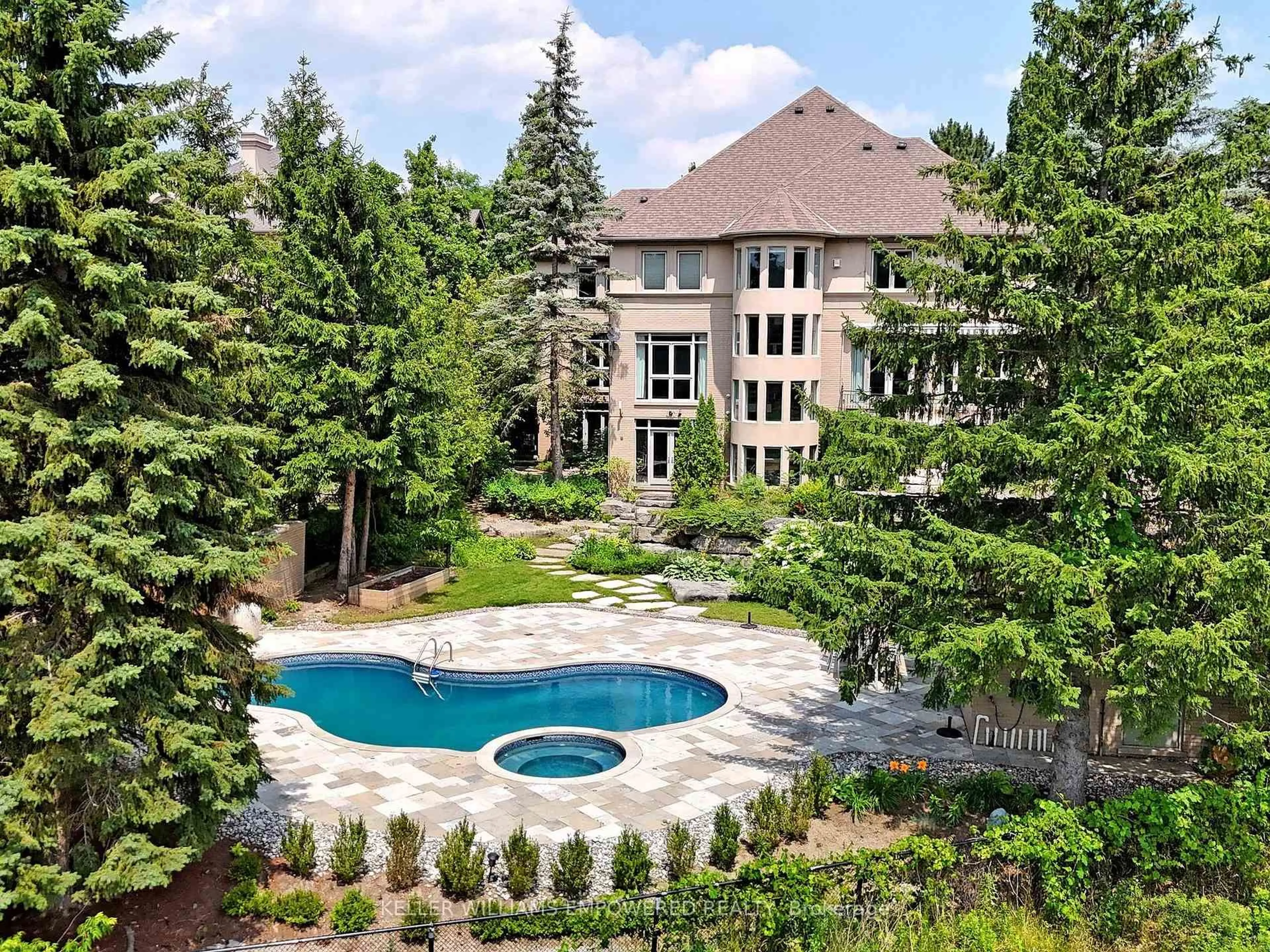 Pool for 90 Humberview Dr, Vaughan Ontario L4H 1B5