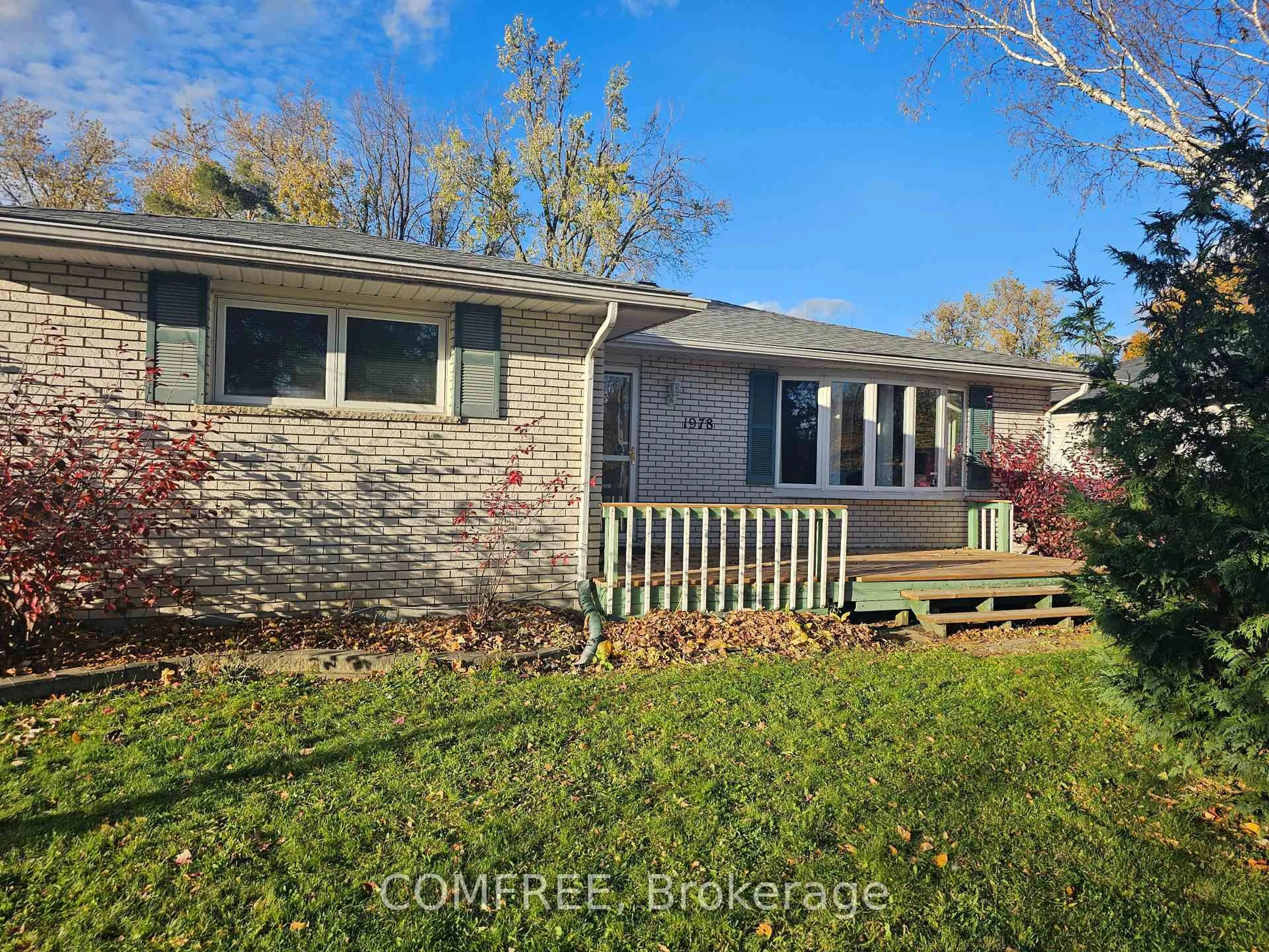 Unknown for 1978 Victoria St, Innisfil Ontario L9S 1K2