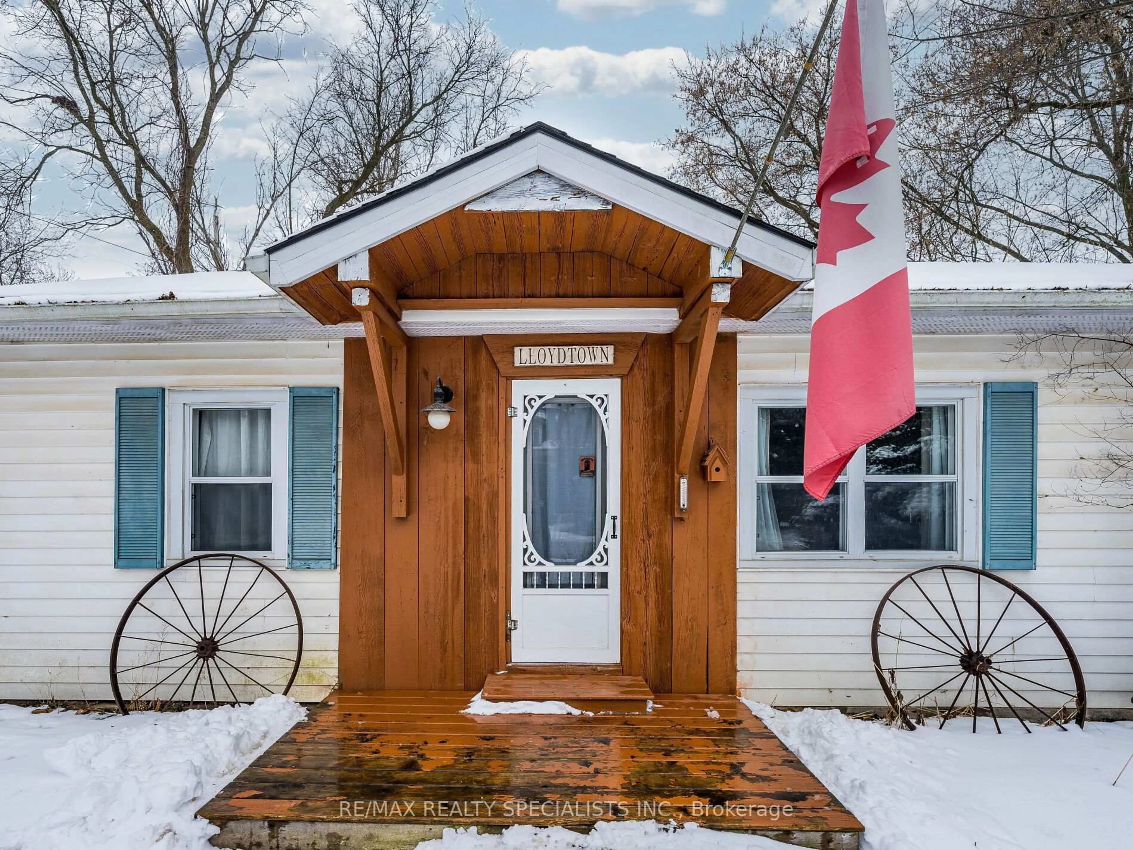Indoor entryway for 6 Rebellion Way, King Ontario L0G 1T0