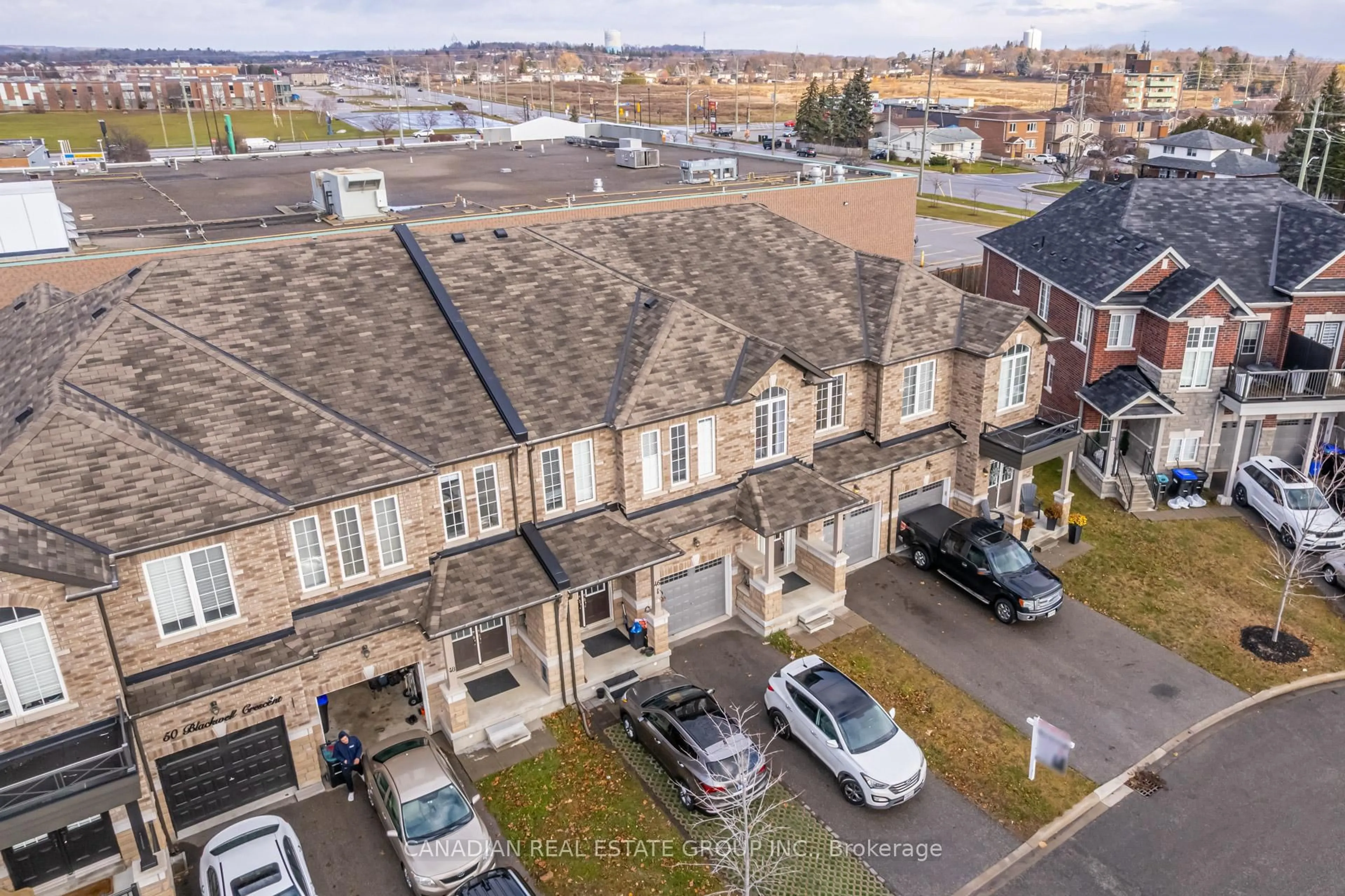 A pic from outside/outdoor area/front of a property/back of a property/a pic from drone, unknown for 44 Blackwell Cres, Bradford West Gwillimbury Ontario L3Z 4L3