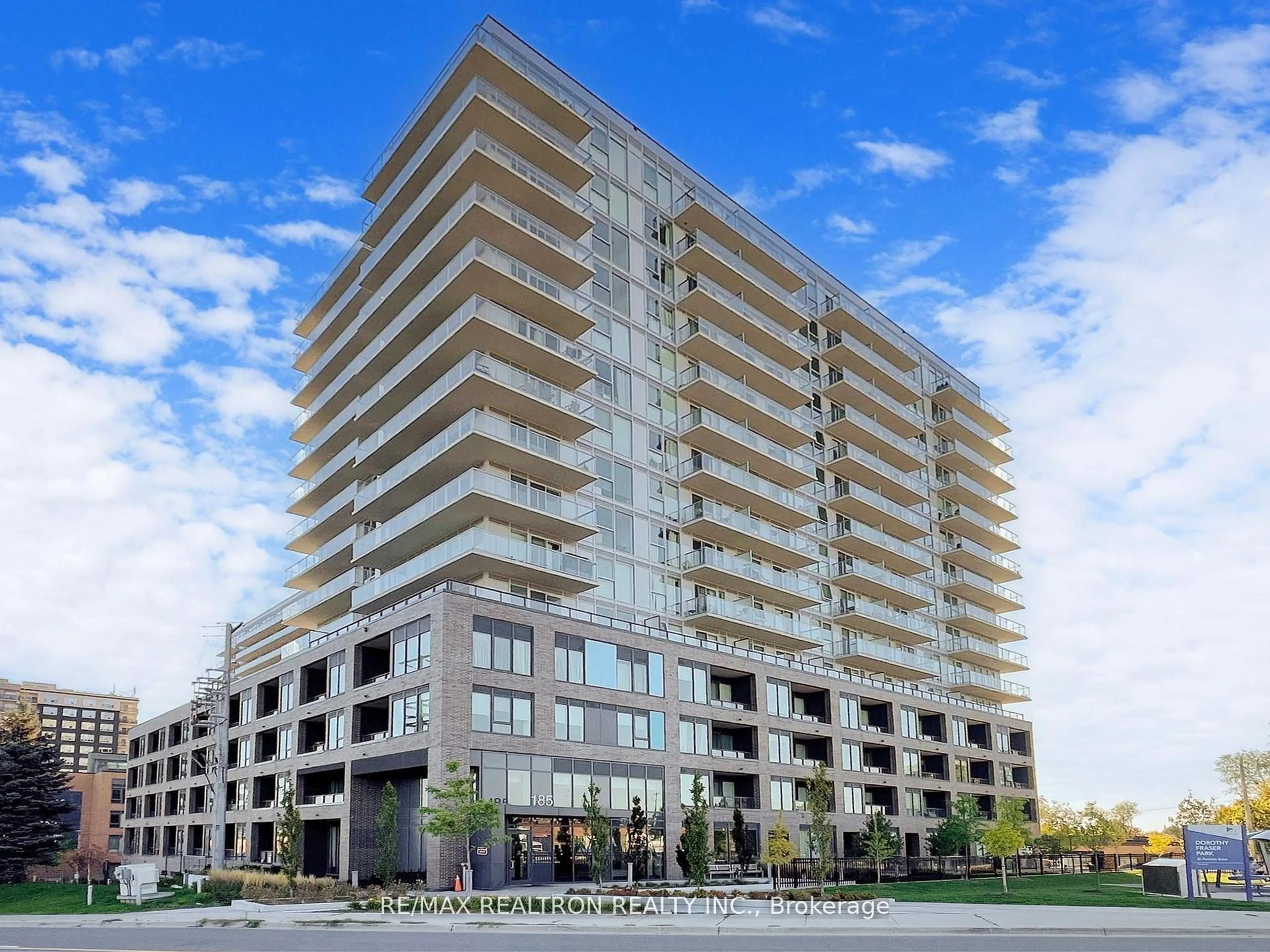 Unknown for 185 Deerfield Rd #415, Newmarket Ontario L3Y 0G7