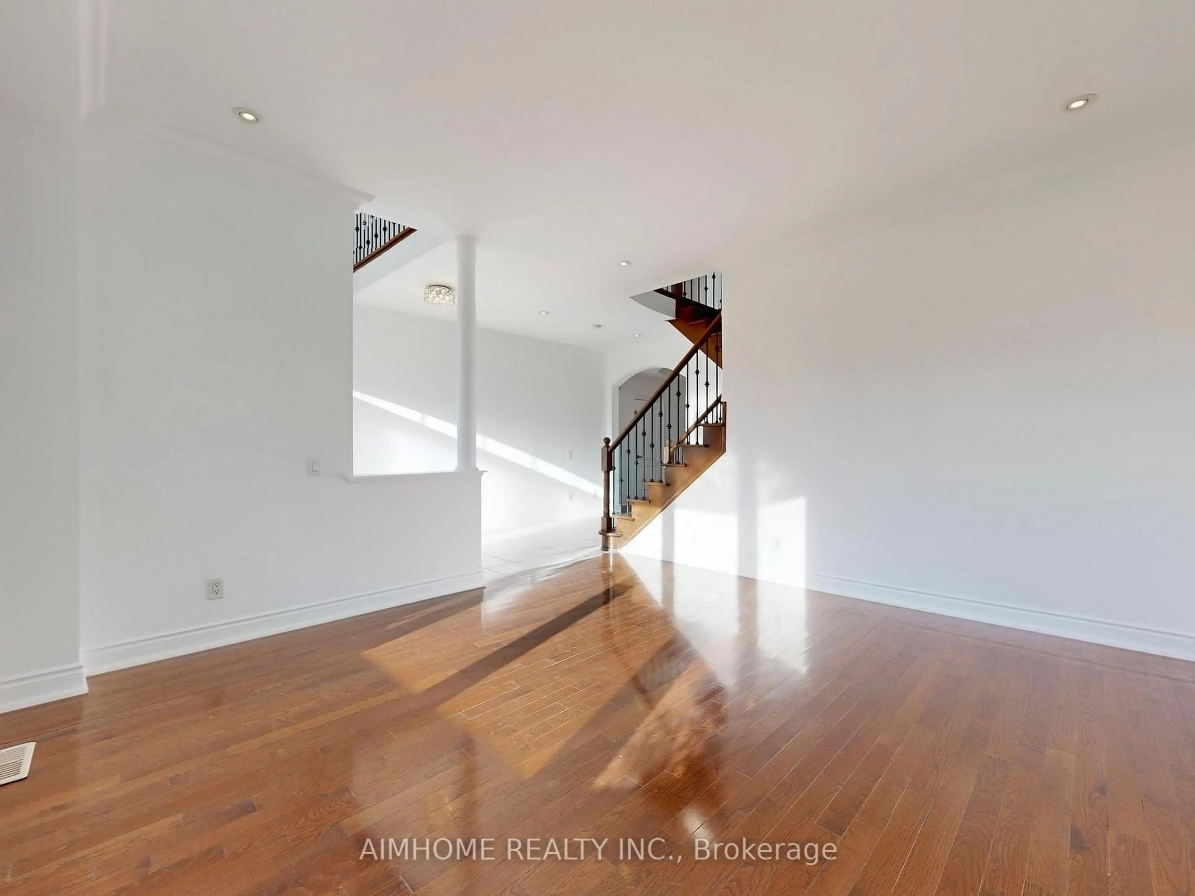 Unknown for 12 Sweet Valerie Crt, Vaughan Ontario L6A 0C6