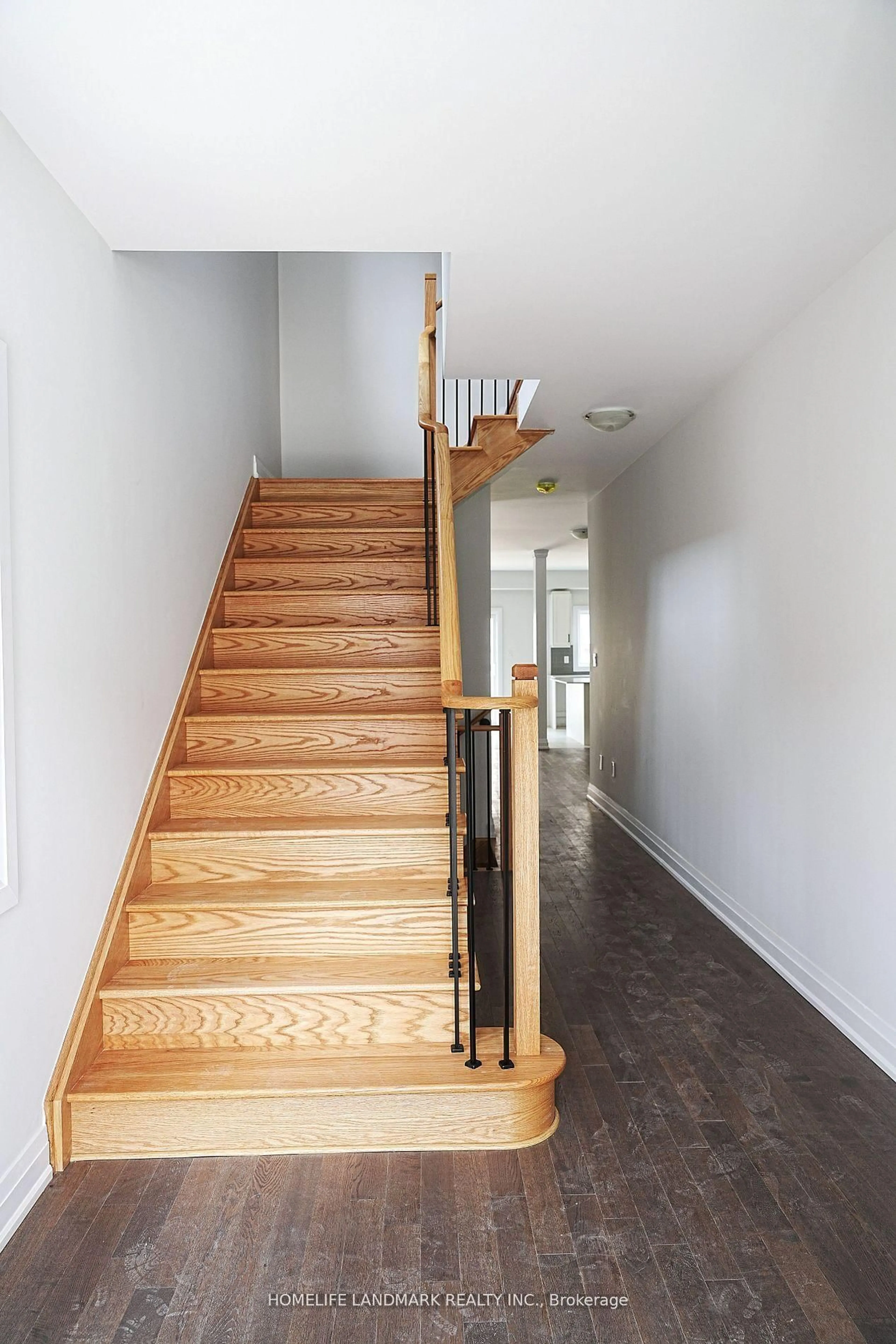 Stairs for 132 Seguin St, Richmond Hill Ontario L4E 1N2