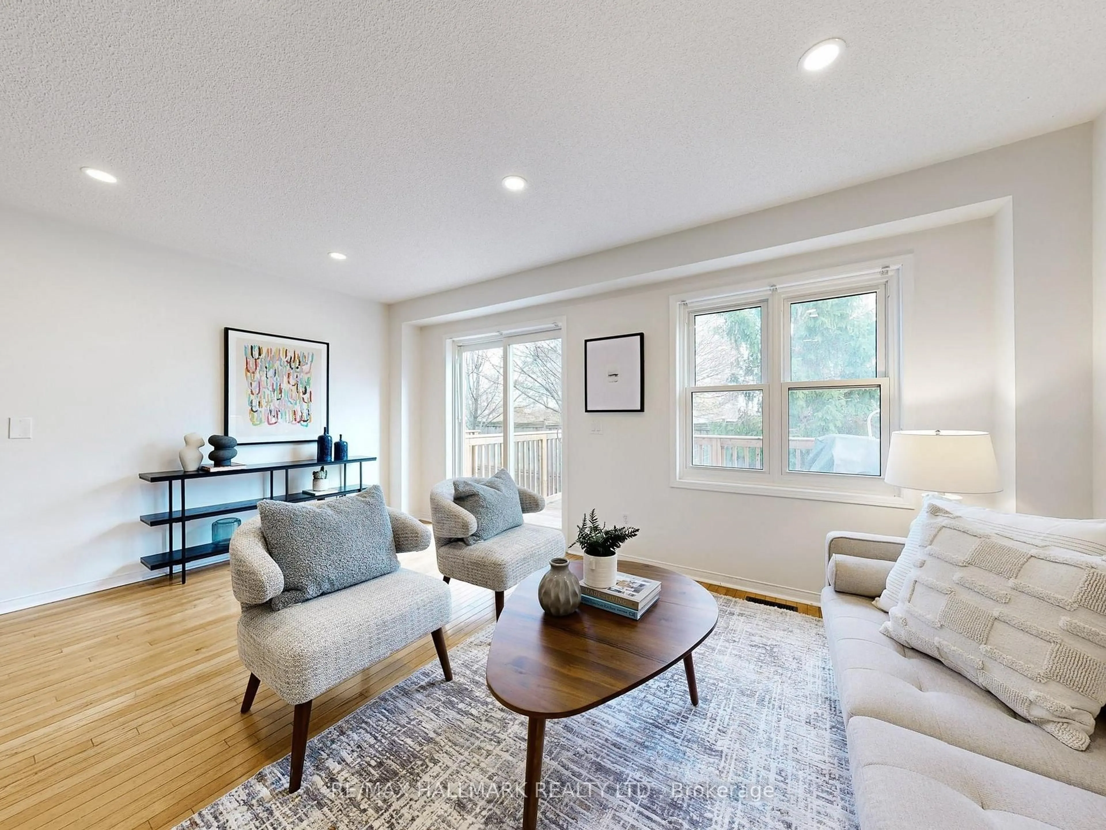 Living room with furniture, unknown for 51 Northern Heights Dr #20B, Richmond Hill Ontario L4B 4C9