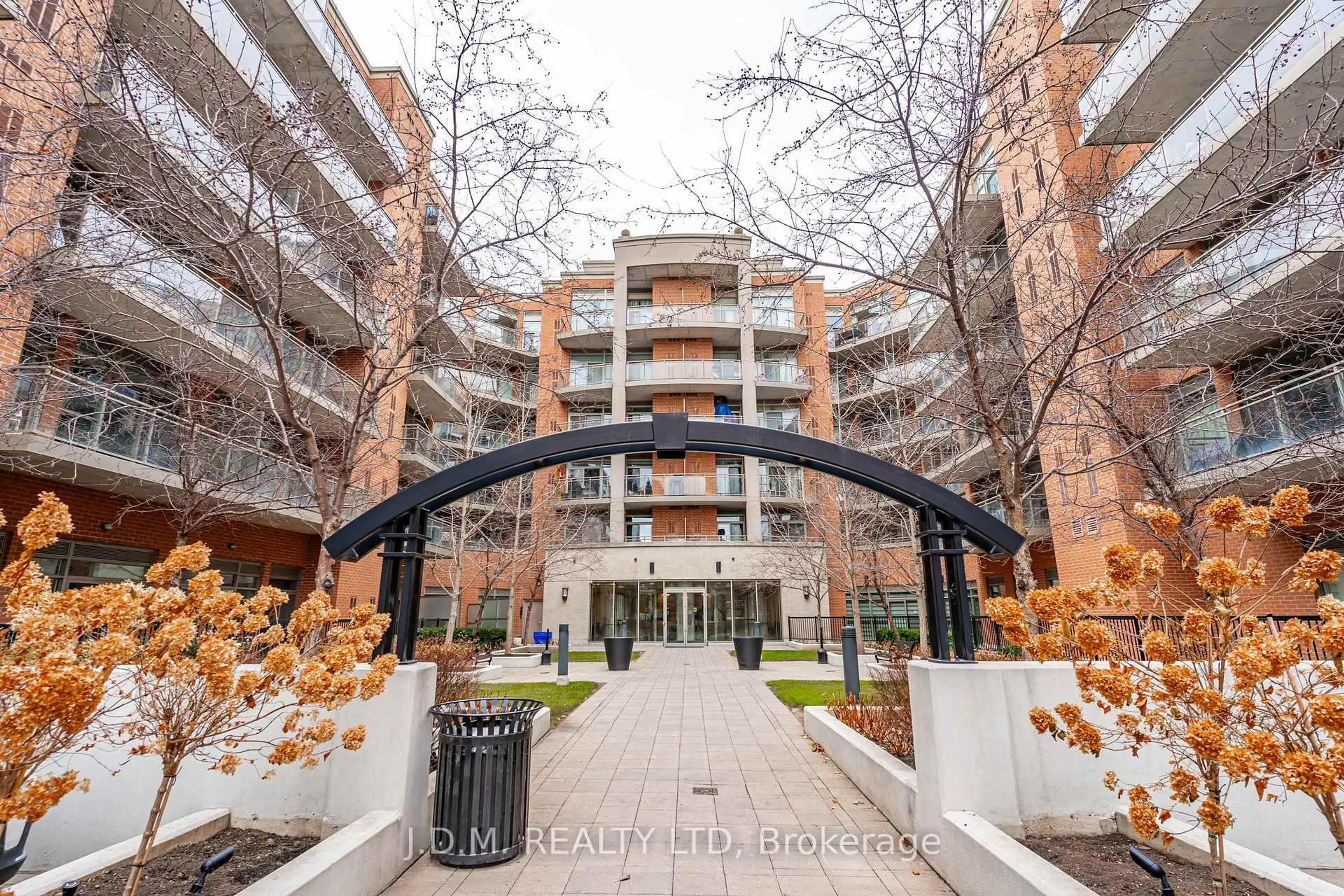 Indoor foyer for 281 Woodbridge Ave #621, Vaughan Ontario L4L 0C6