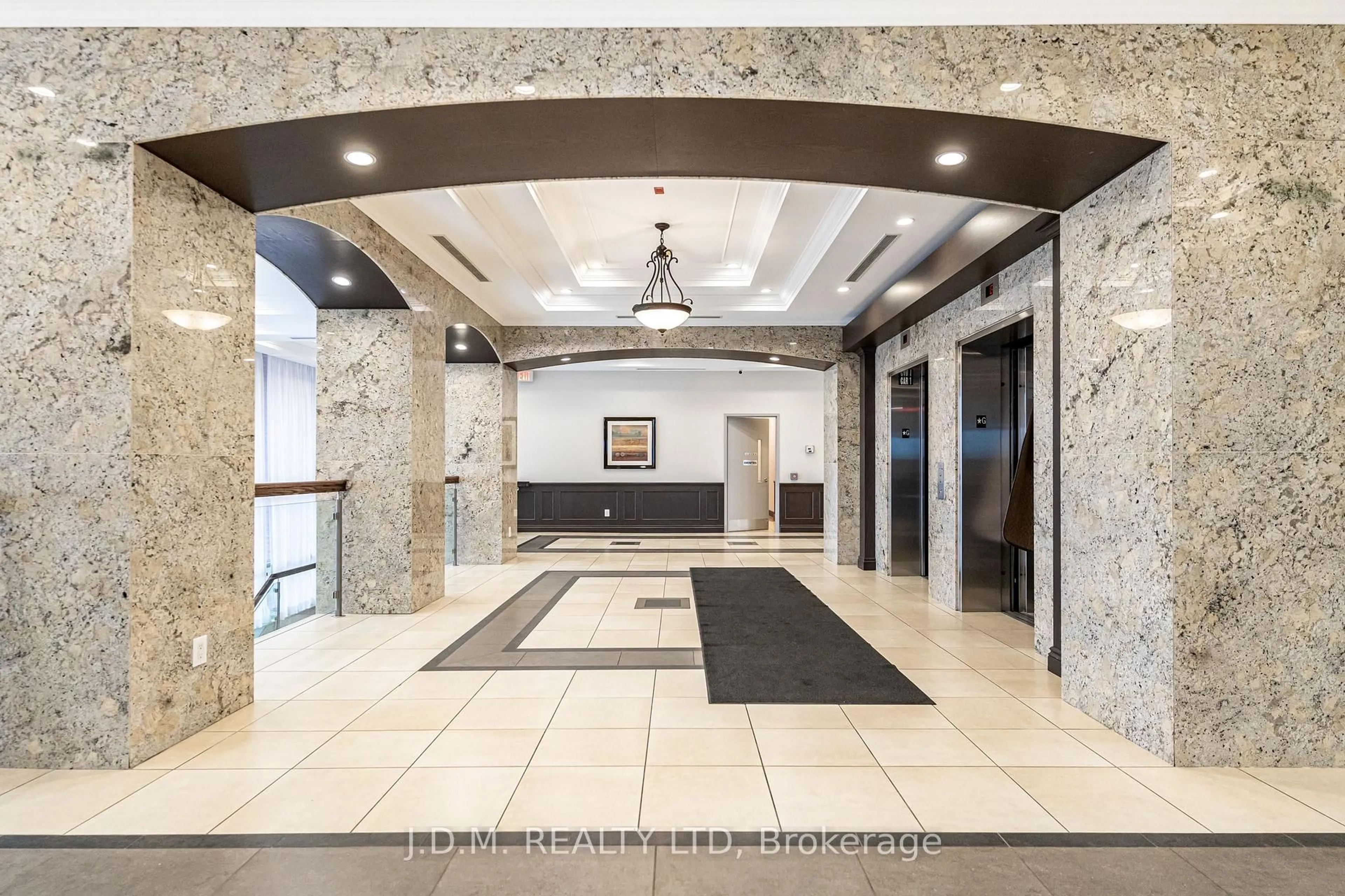 Indoor foyer for 281 Woodbridge Ave #621, Vaughan Ontario L4L 0C6