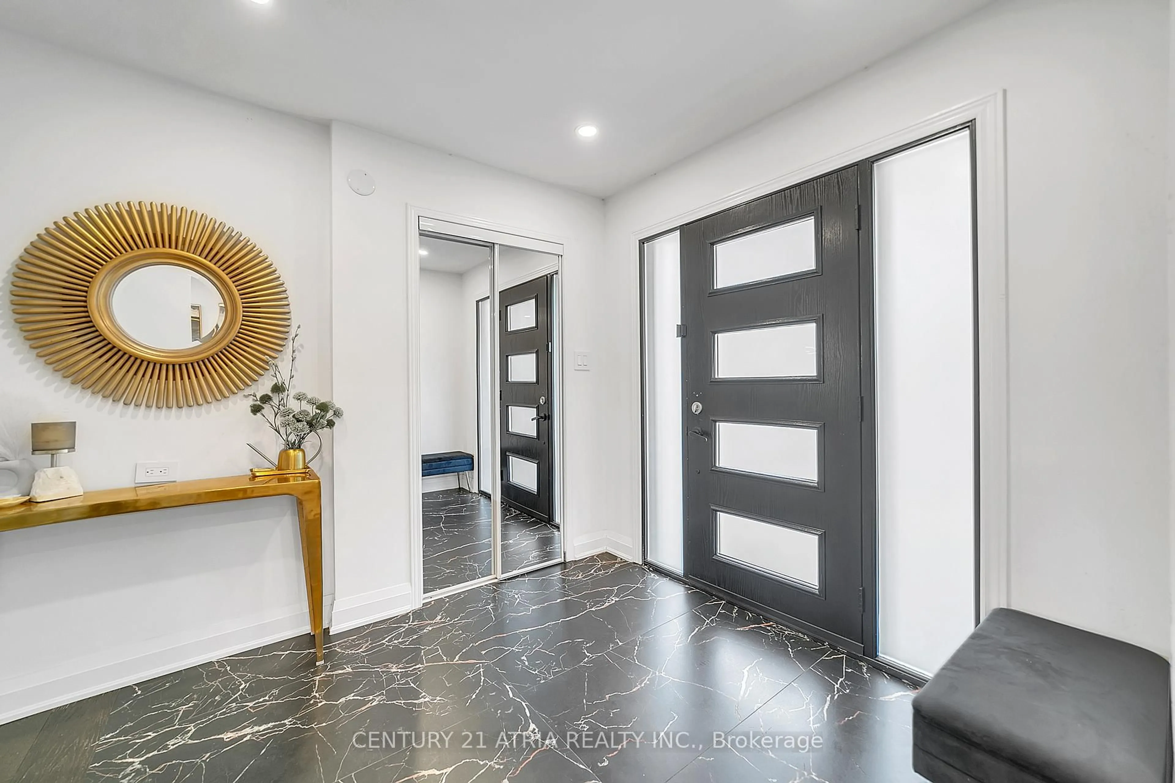 Indoor entryway for 65 Worthington Ave, Richmond Hill Ontario L4E 2S6