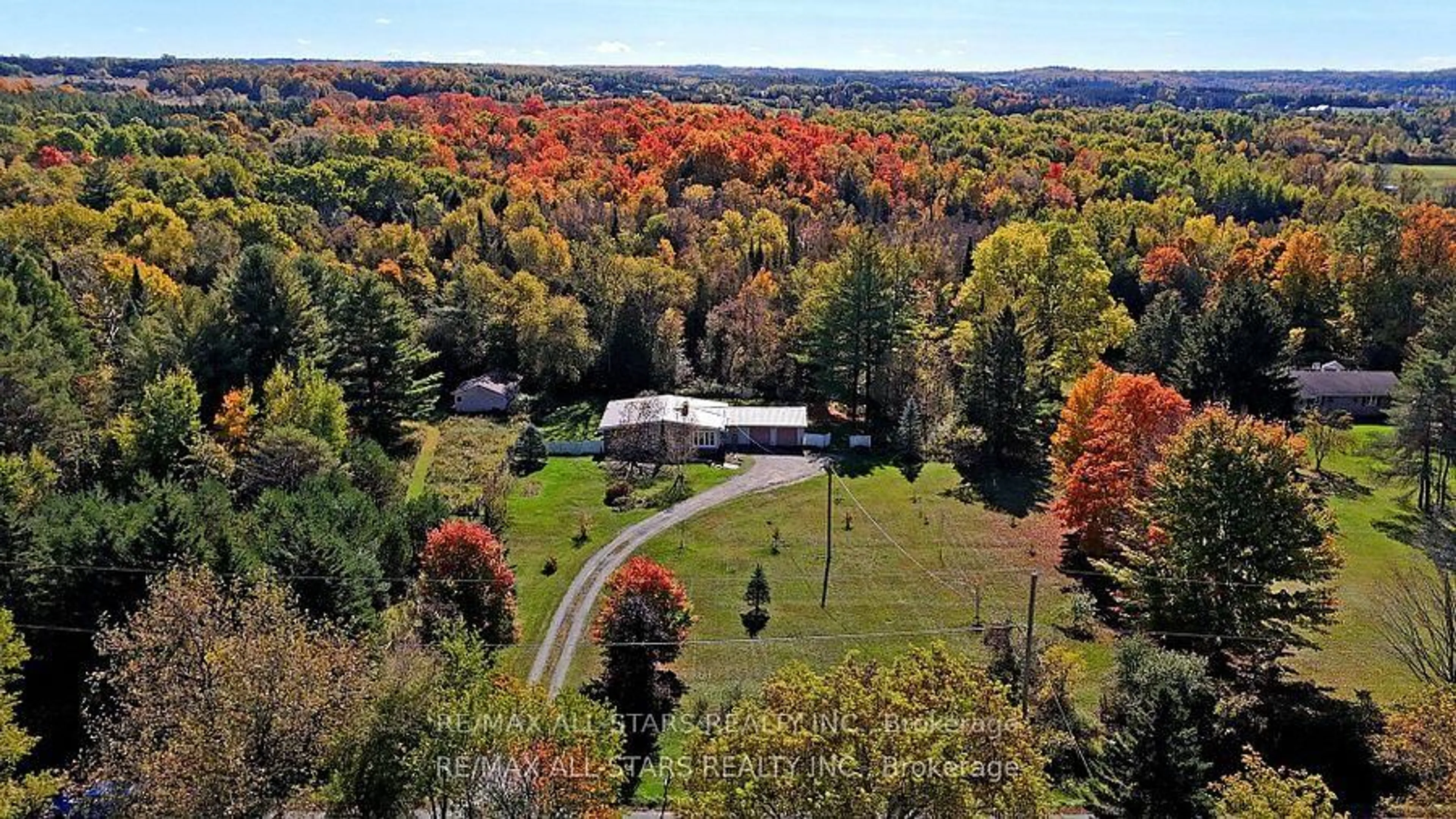 A pic from outside/outdoor area/front of a property/back of a property/a pic from drone, forest/trees view for 337 Feasby Rd, Uxbridge Ontario L9P 1R1