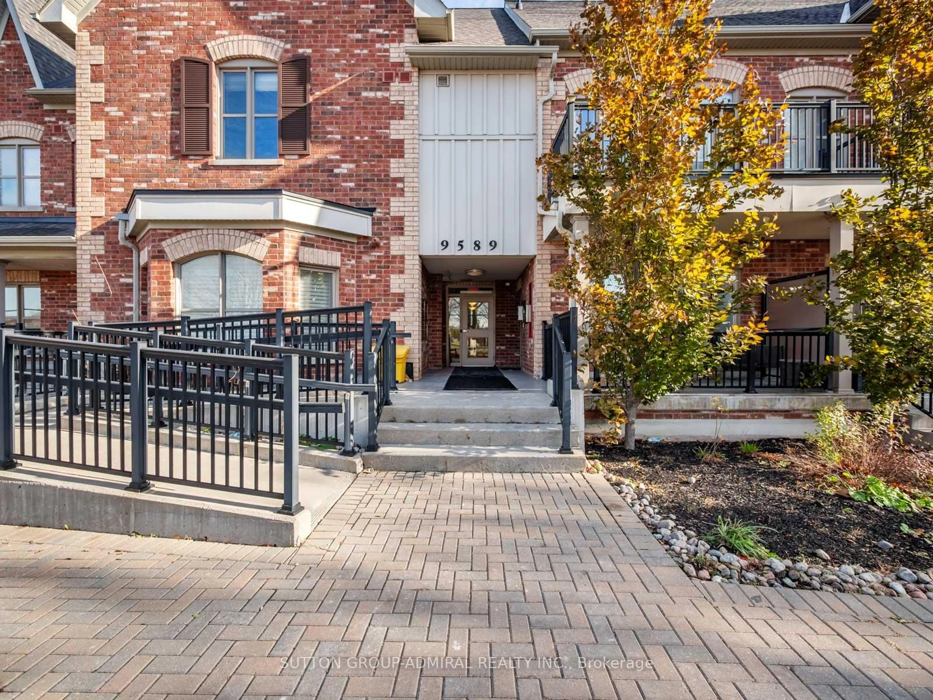 Unknown for 9589 Keele St #206, Vaughan Ontario L6A 5M1